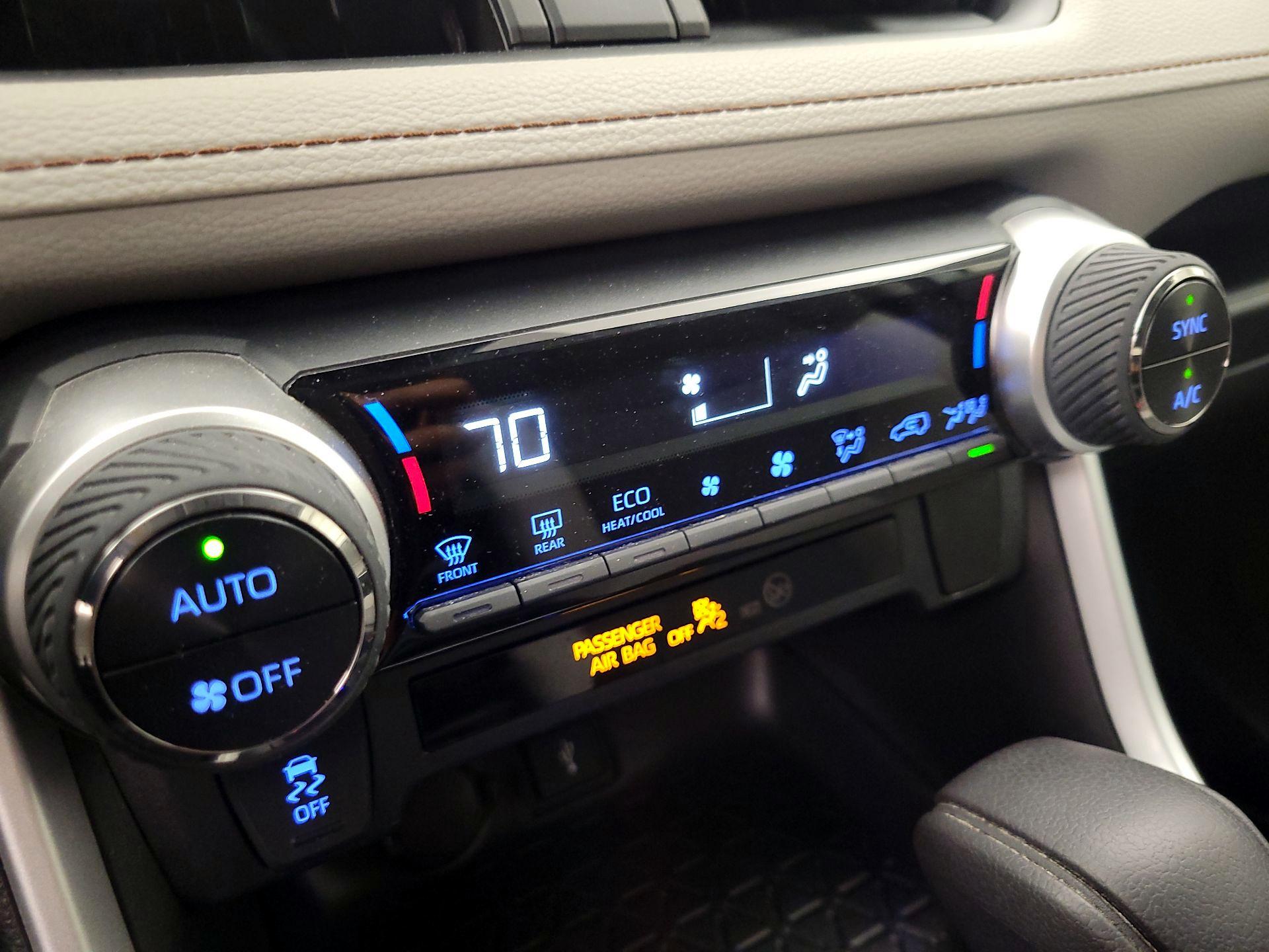 Thumbnail: 2020 Toyota RAV4 - 16