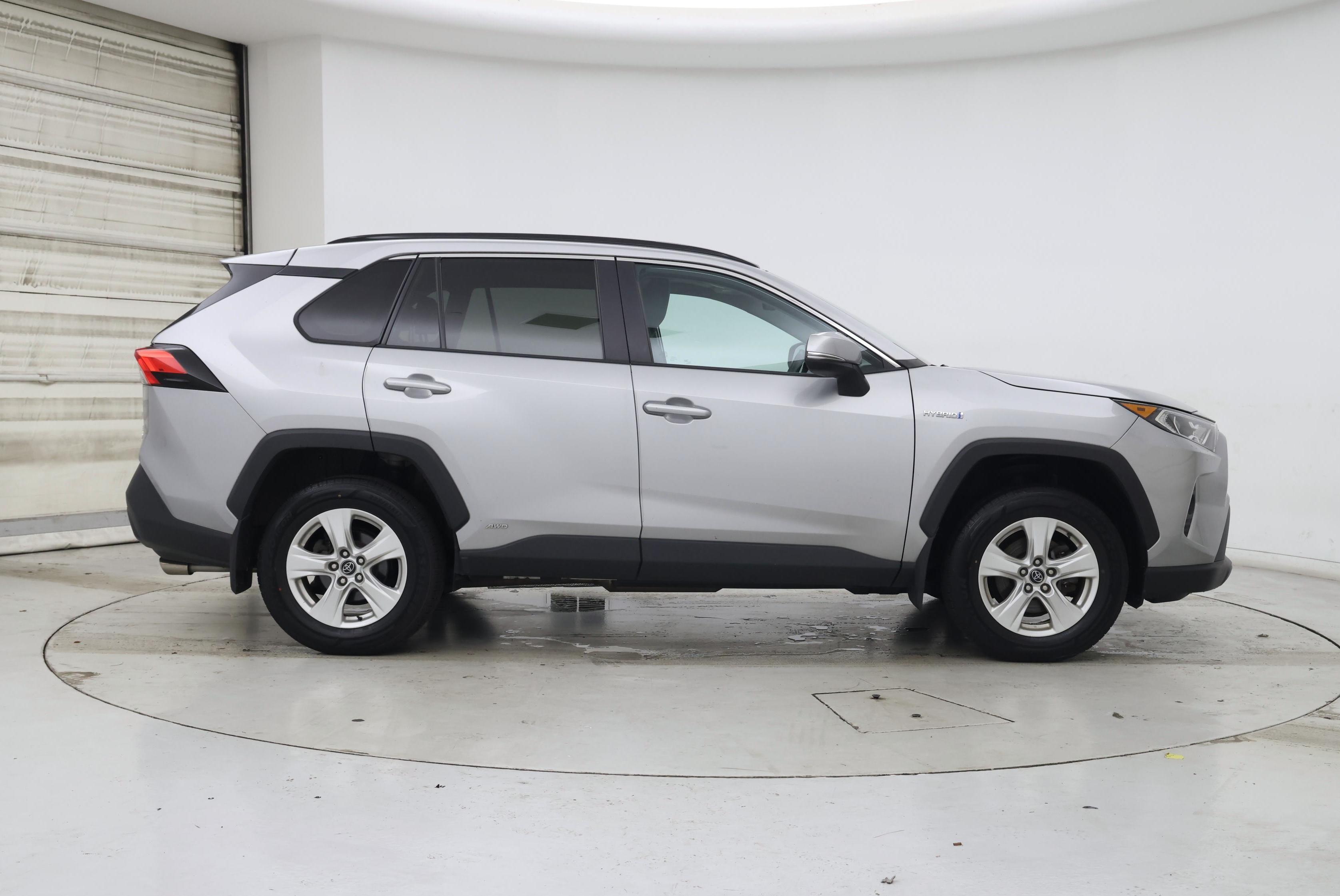 Thumbnail: 2020 Toyota RAV4 - 7