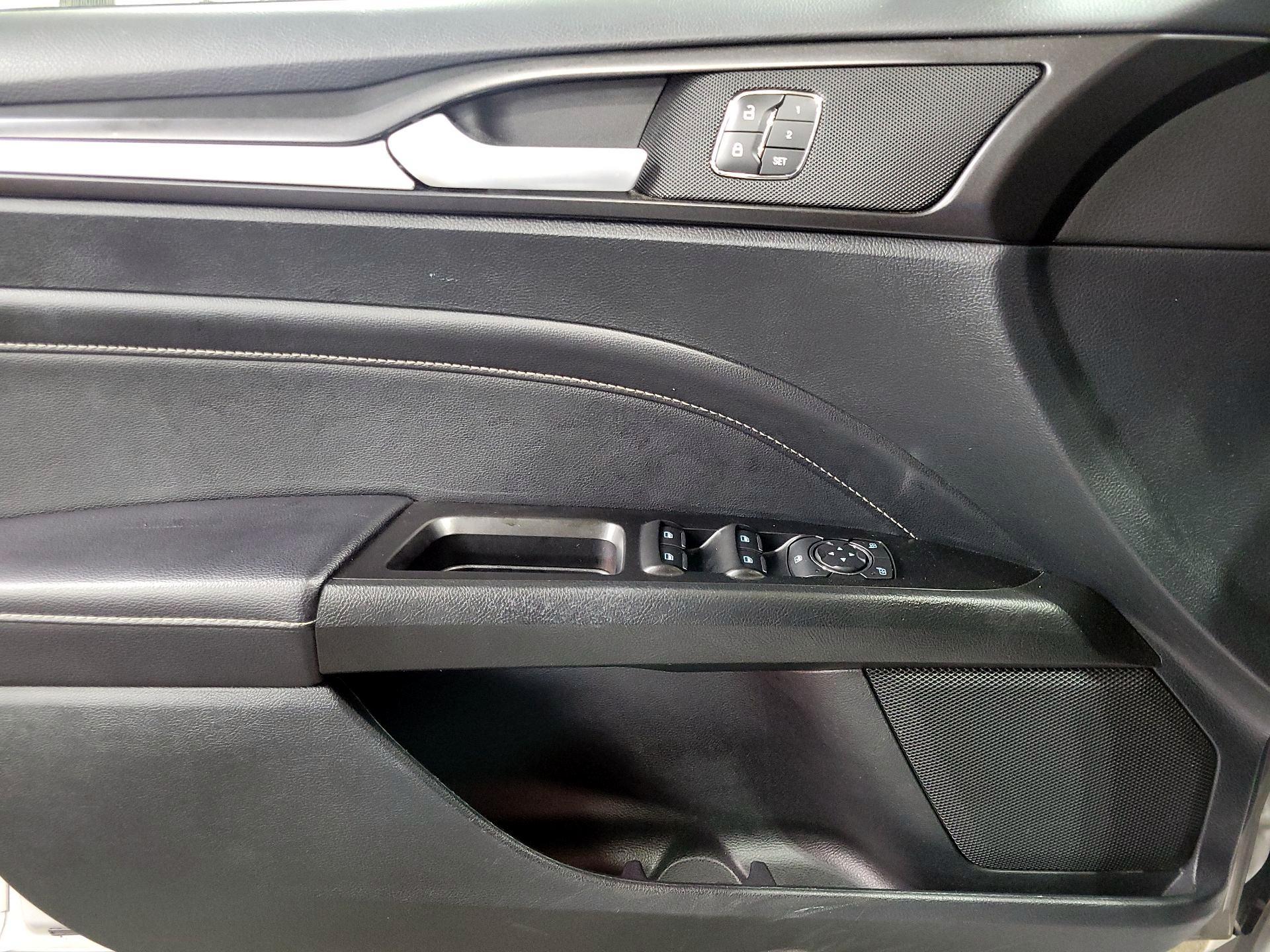 Thumbnail: 2019 Ford Fusion - 12