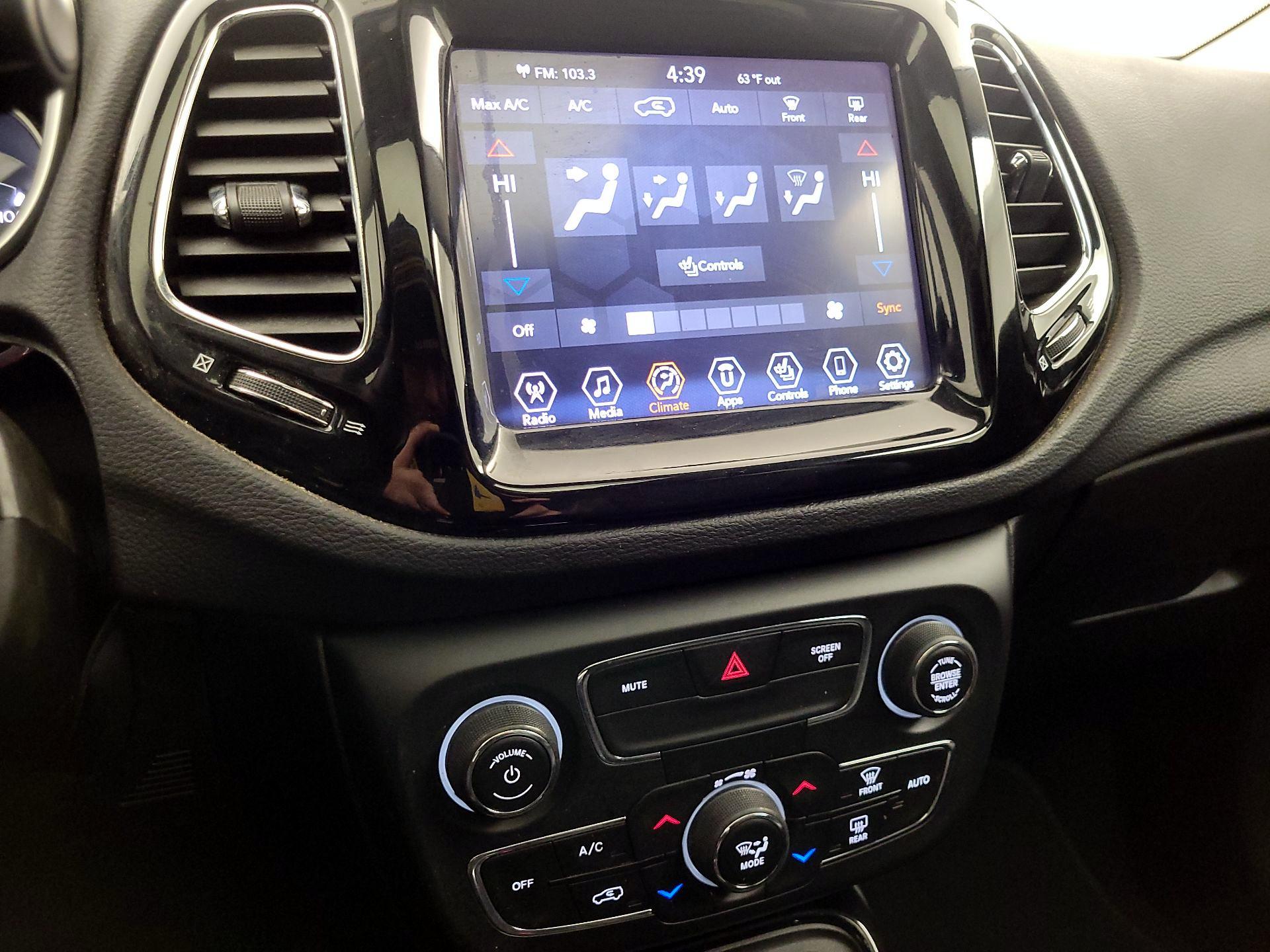 Thumbnail: 2020 Jeep Compass - 16