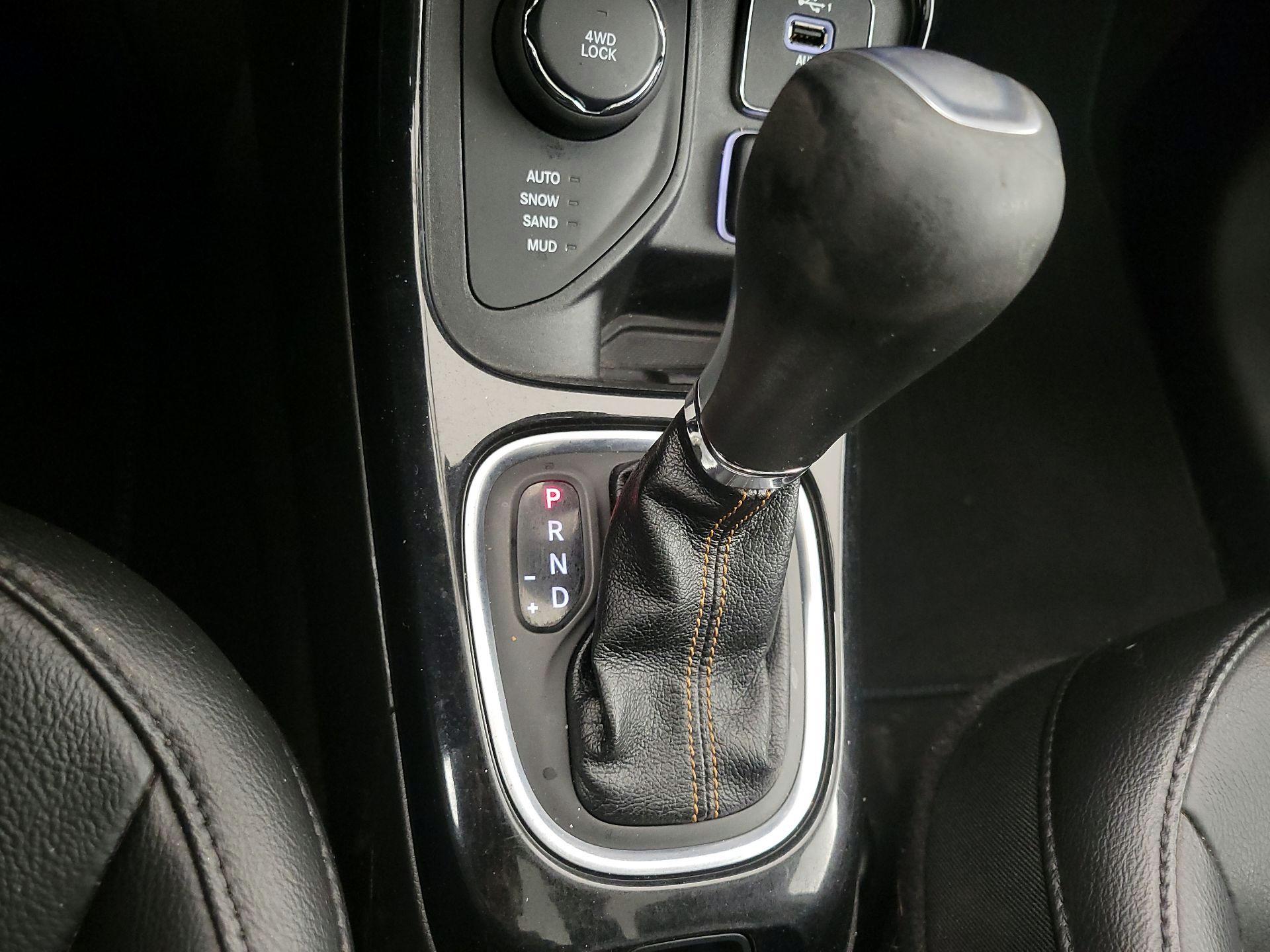 Thumbnail: 2020 Jeep Compass - 17