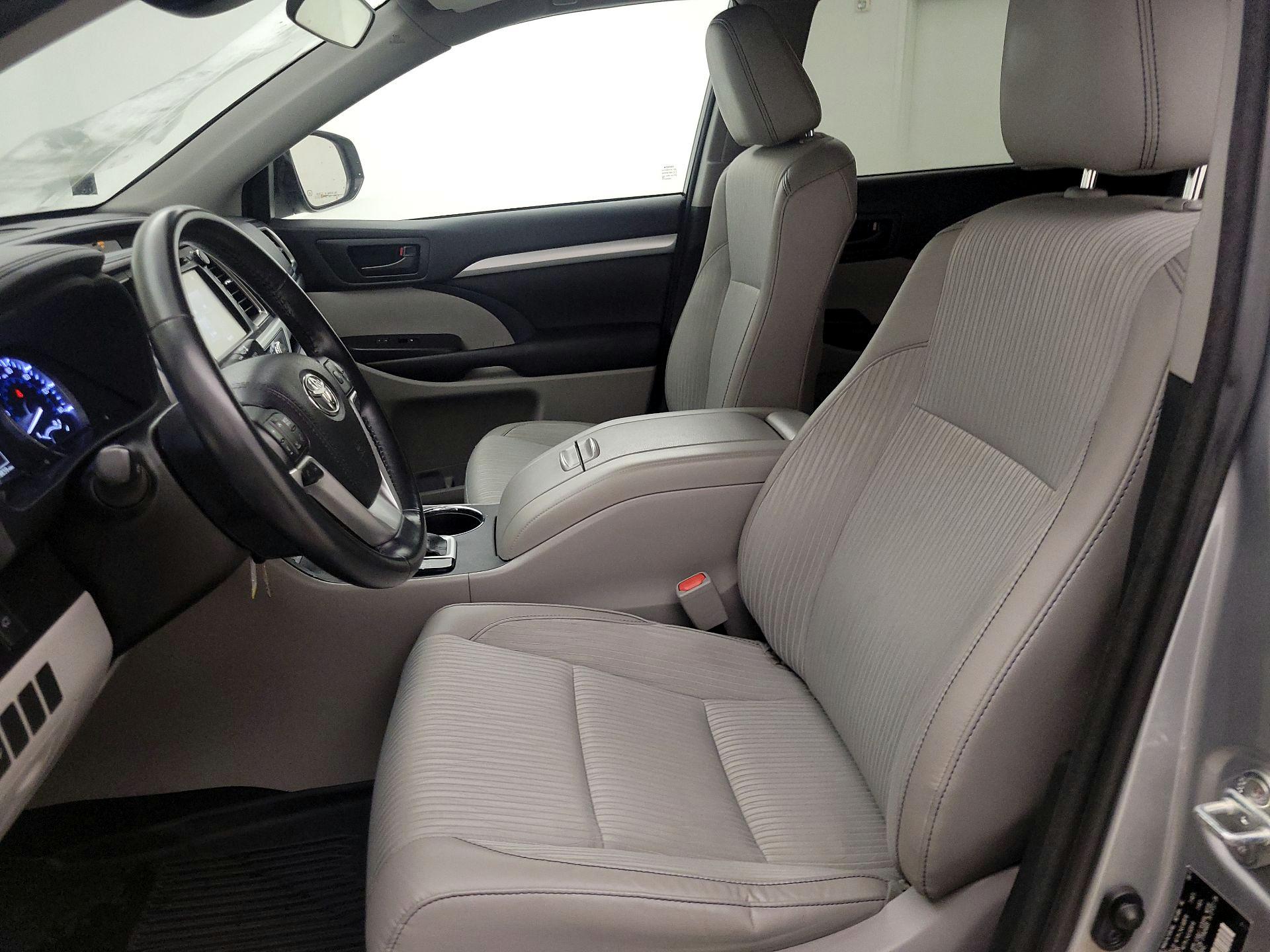 Thumbnail: 2017 Toyota Highlander - 11