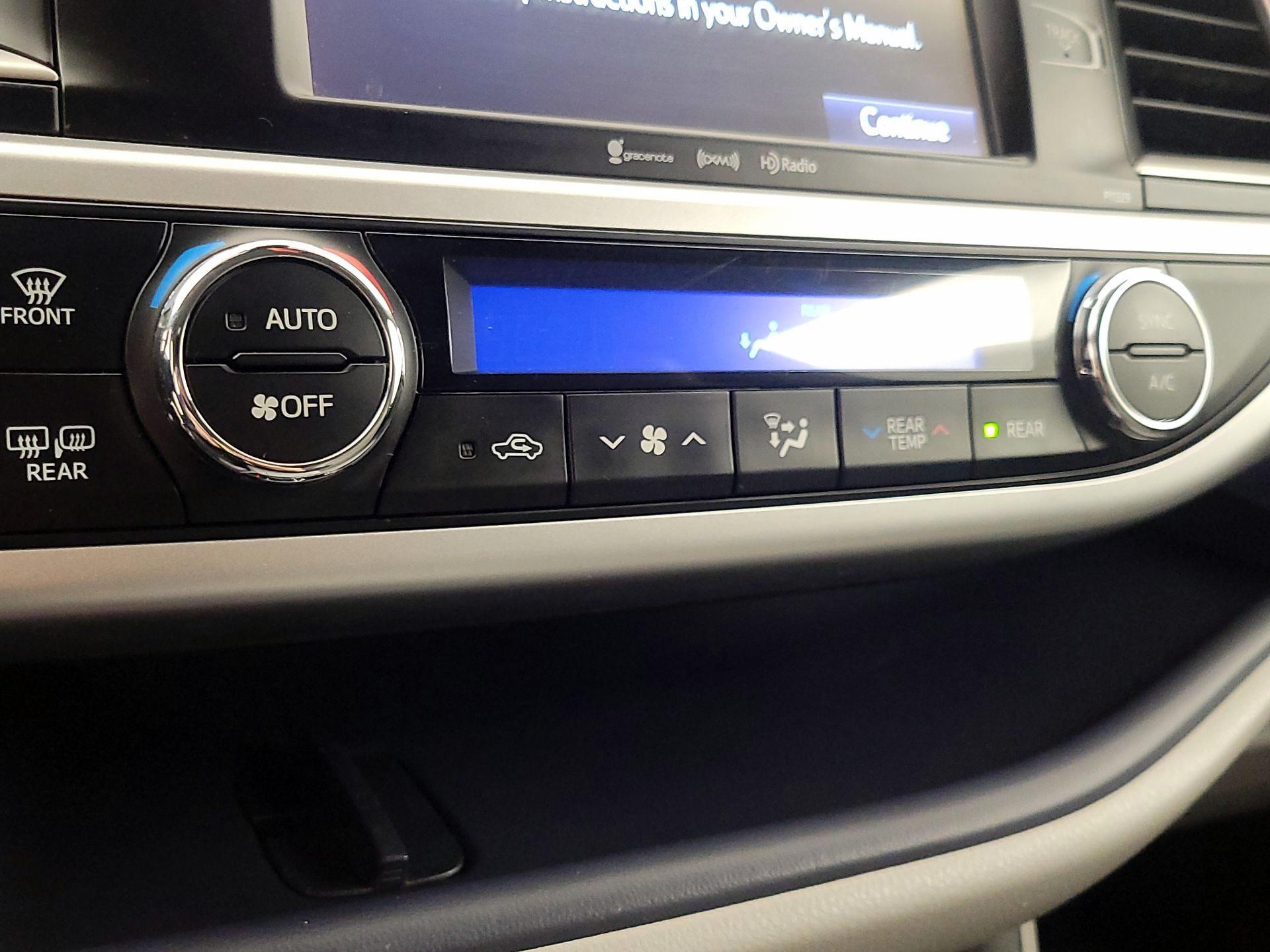 Thumbnail: 2017 Toyota Highlander - 16