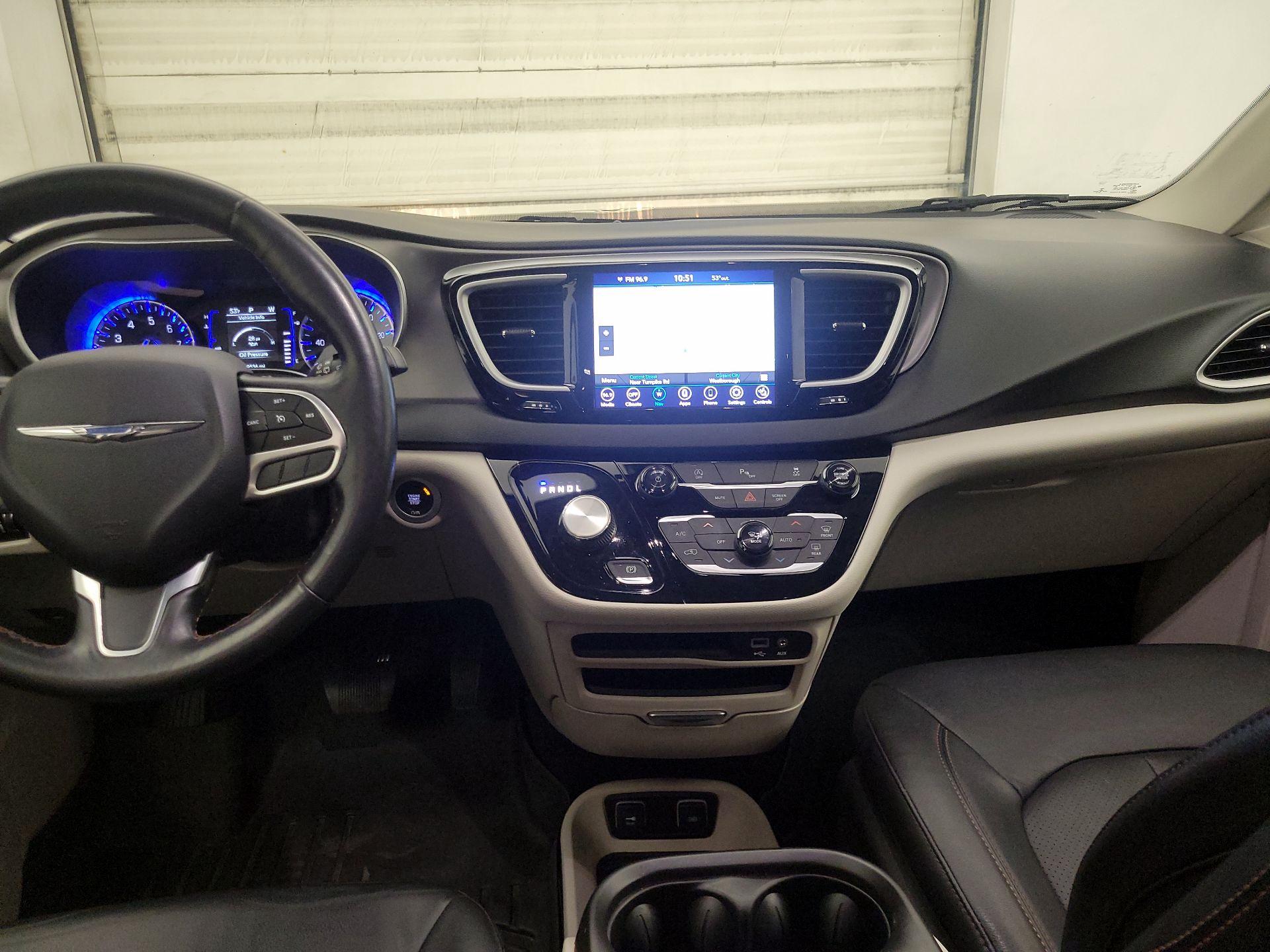 Thumbnail: 2020 Chrysler Pacifica - 9