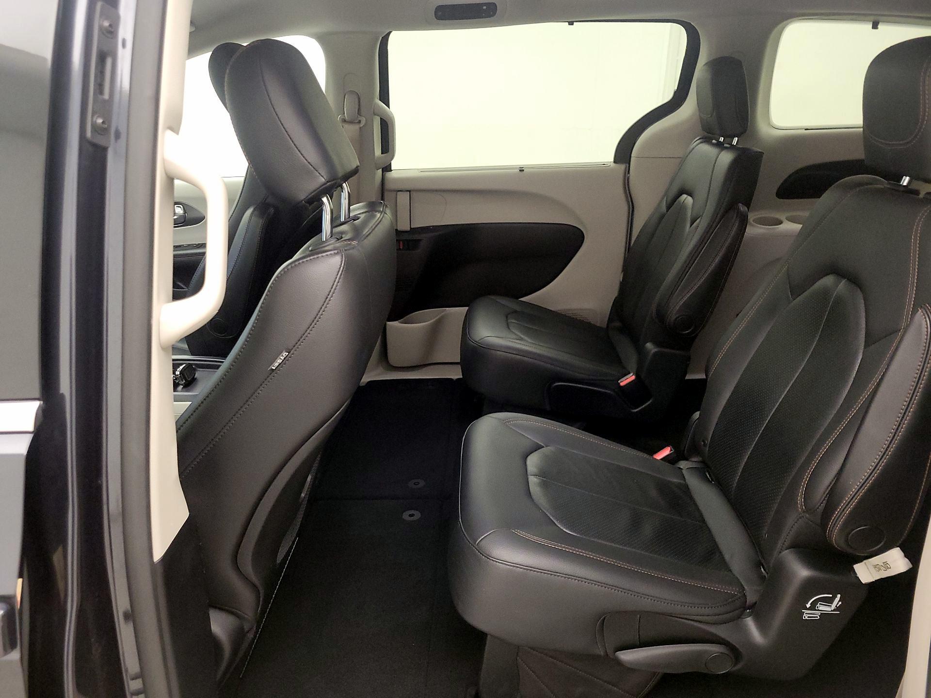 Thumbnail: 2020 Chrysler Pacifica - 20