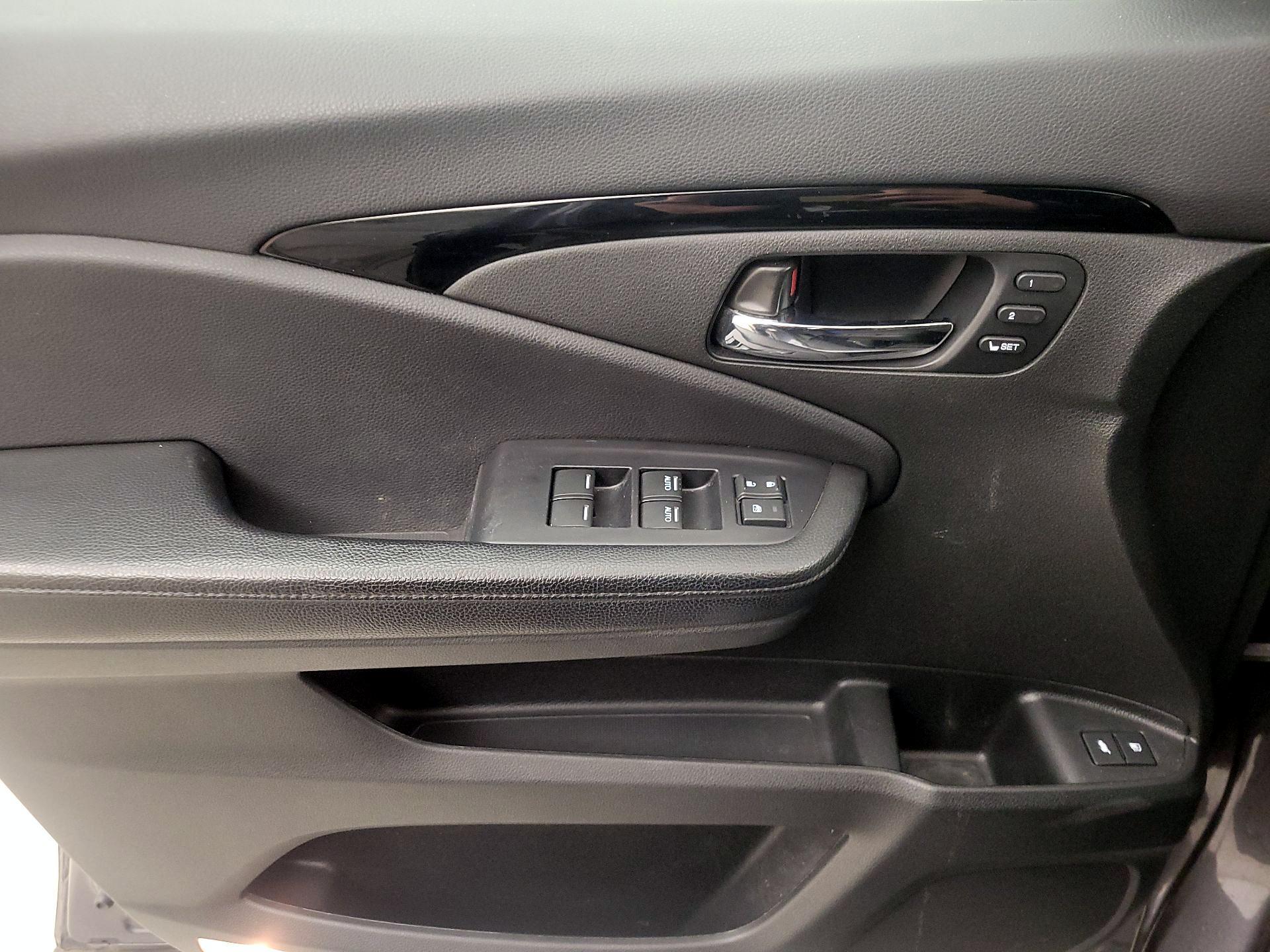 Thumbnail: 2019 Honda Passport - 12