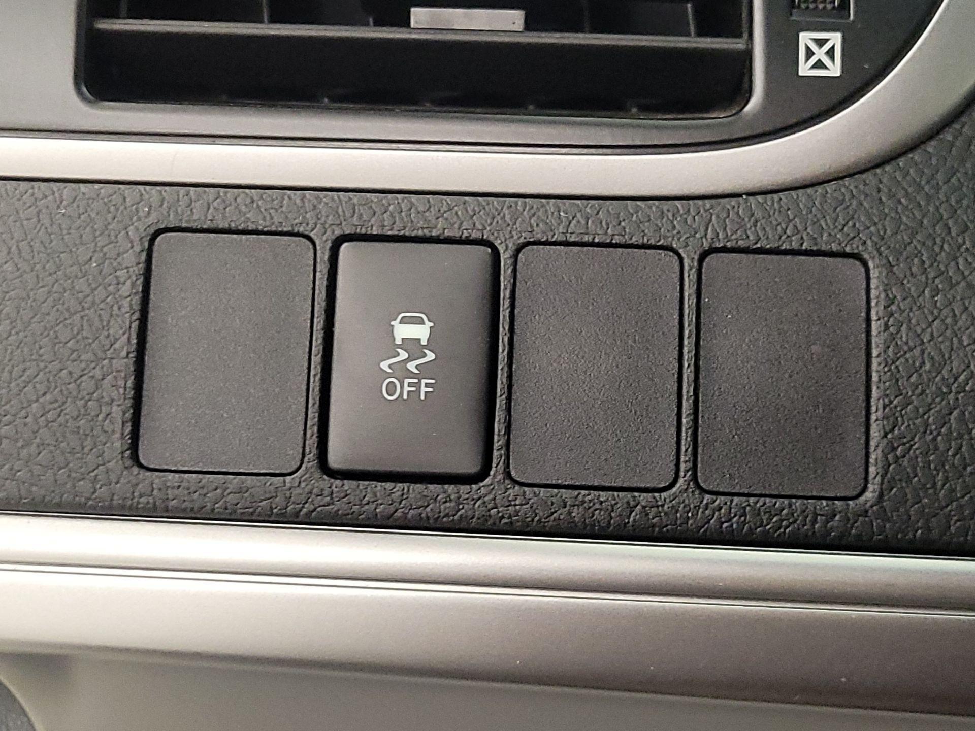 Thumbnail: 2014 Toyota Camry - 13