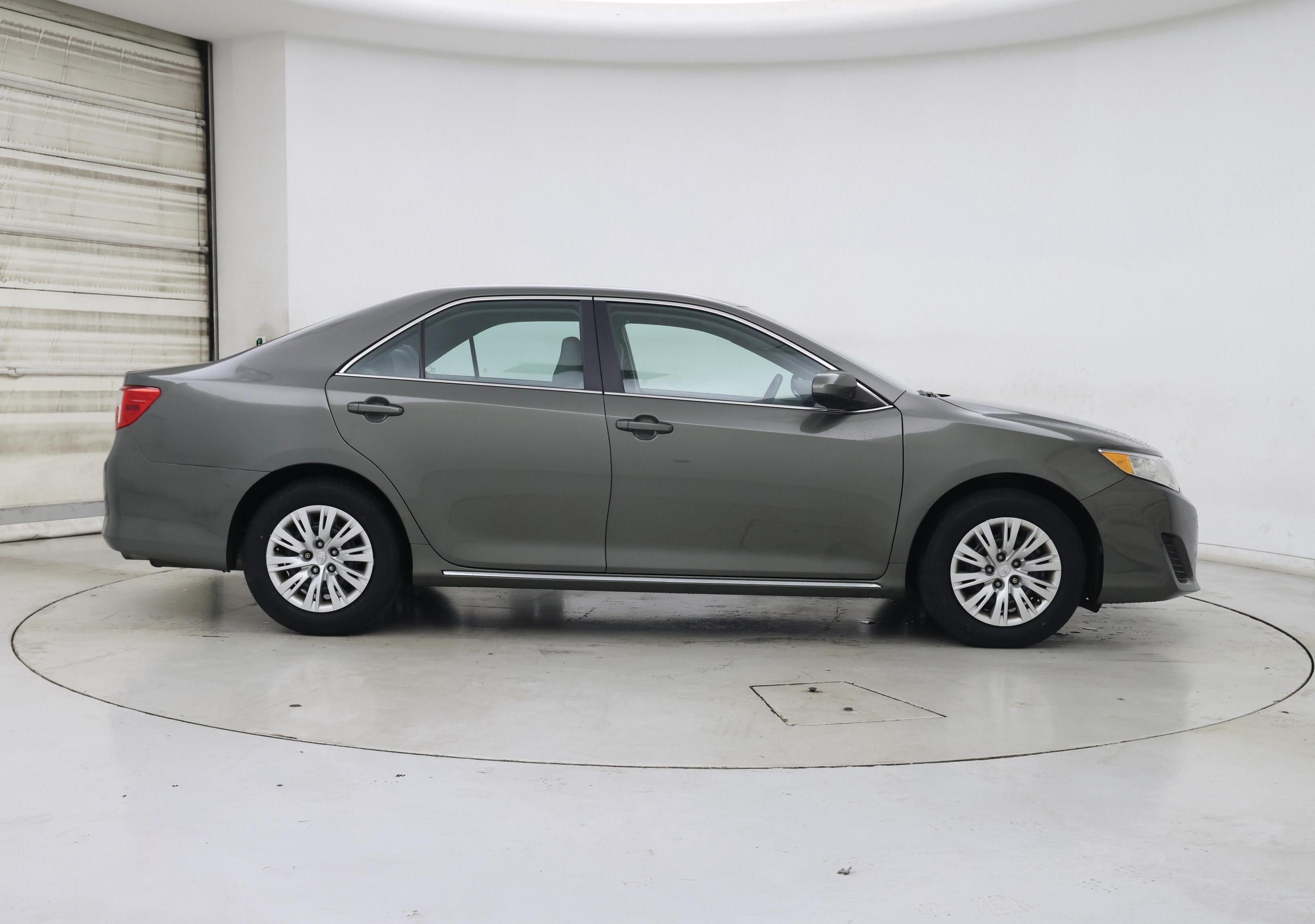 Thumbnail: 2014 Toyota Camry - 7