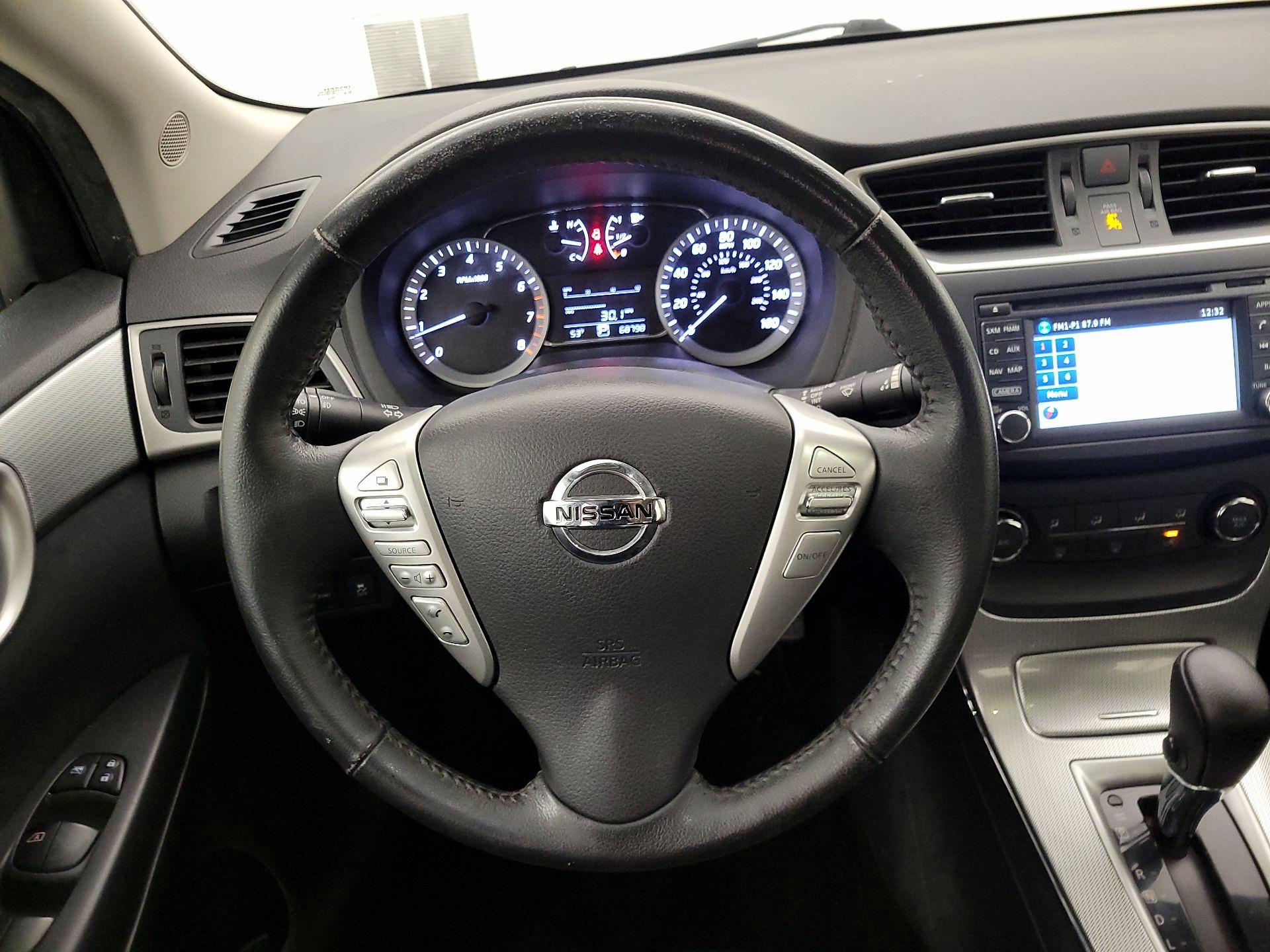 Thumbnail: 2015 Nissan Sentra - 10