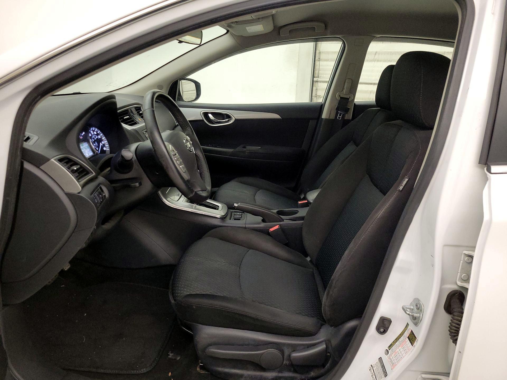 Thumbnail: 2015 Nissan Sentra - 11
