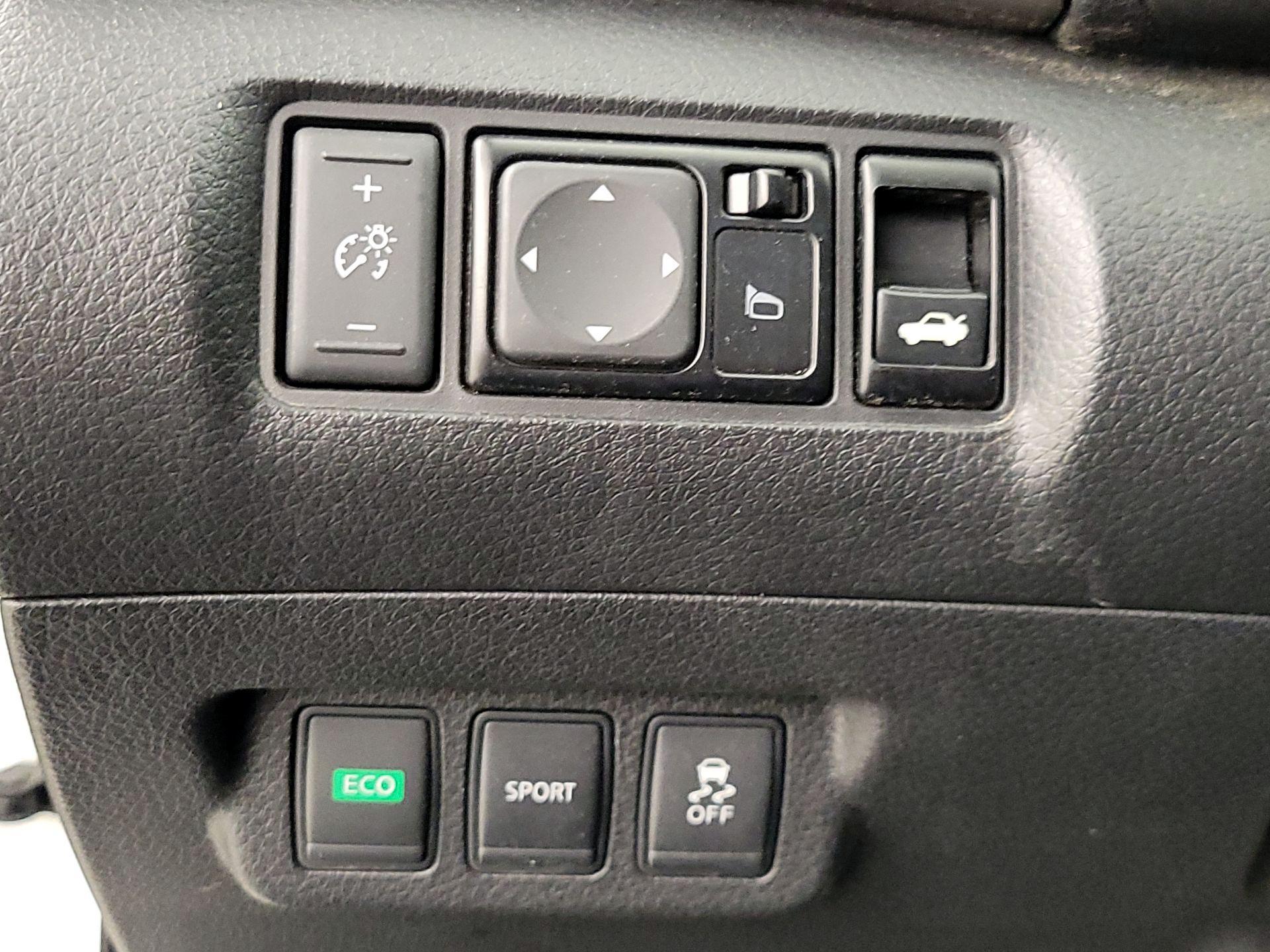 Thumbnail: 2015 Nissan Sentra - 13