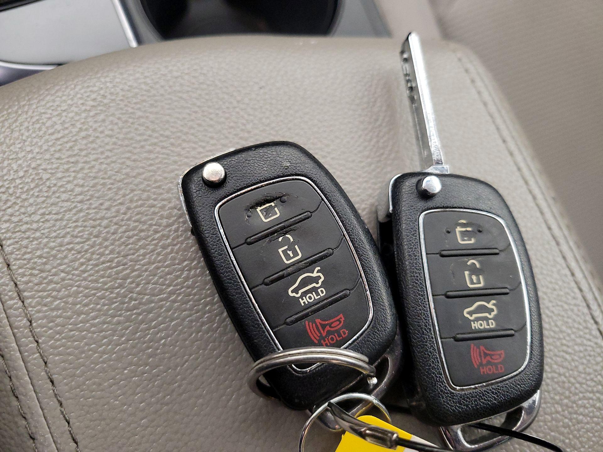 Thumbnail: 2015 Hyundai Sonata - 20