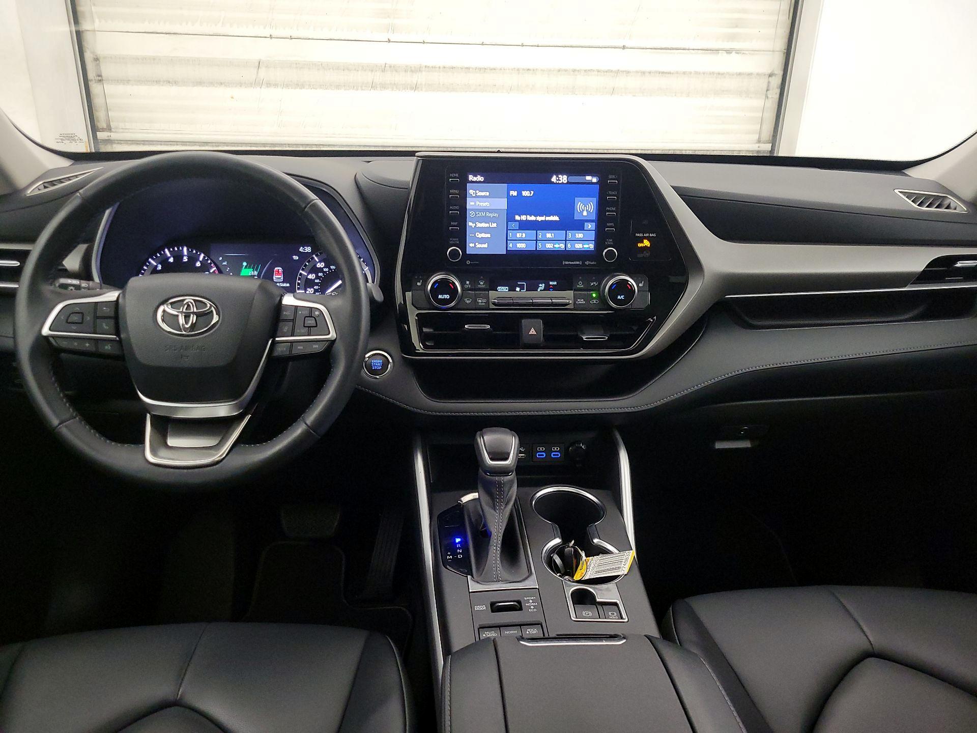 Thumbnail: 2022 Toyota Highlander - 9