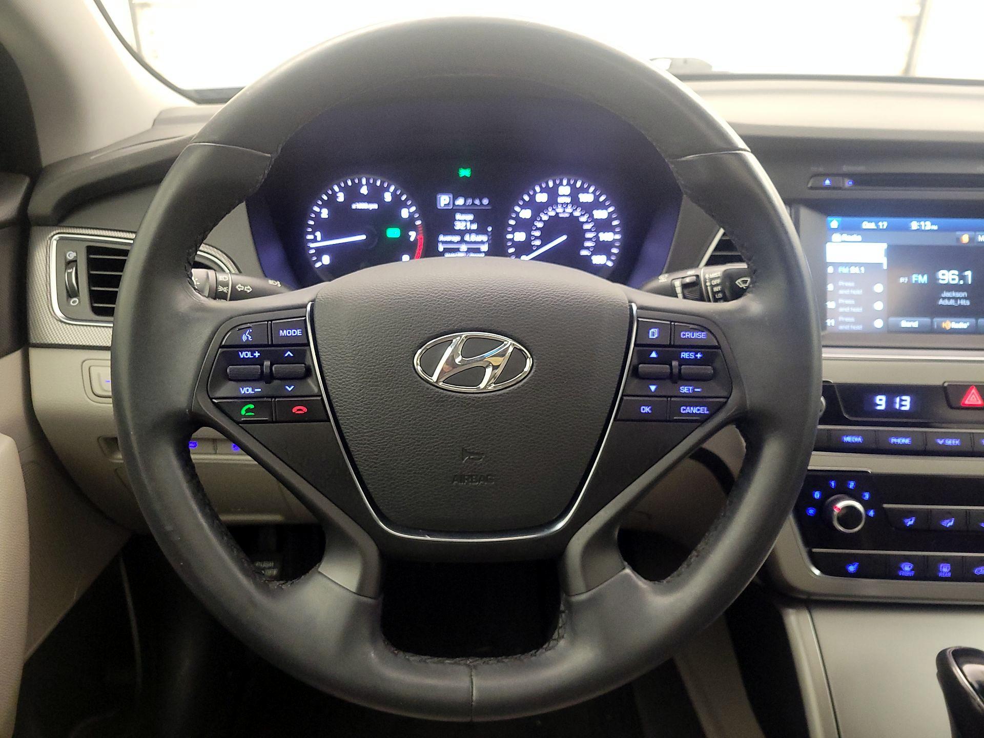 Thumbnail: 2016 Hyundai Sonata - 10