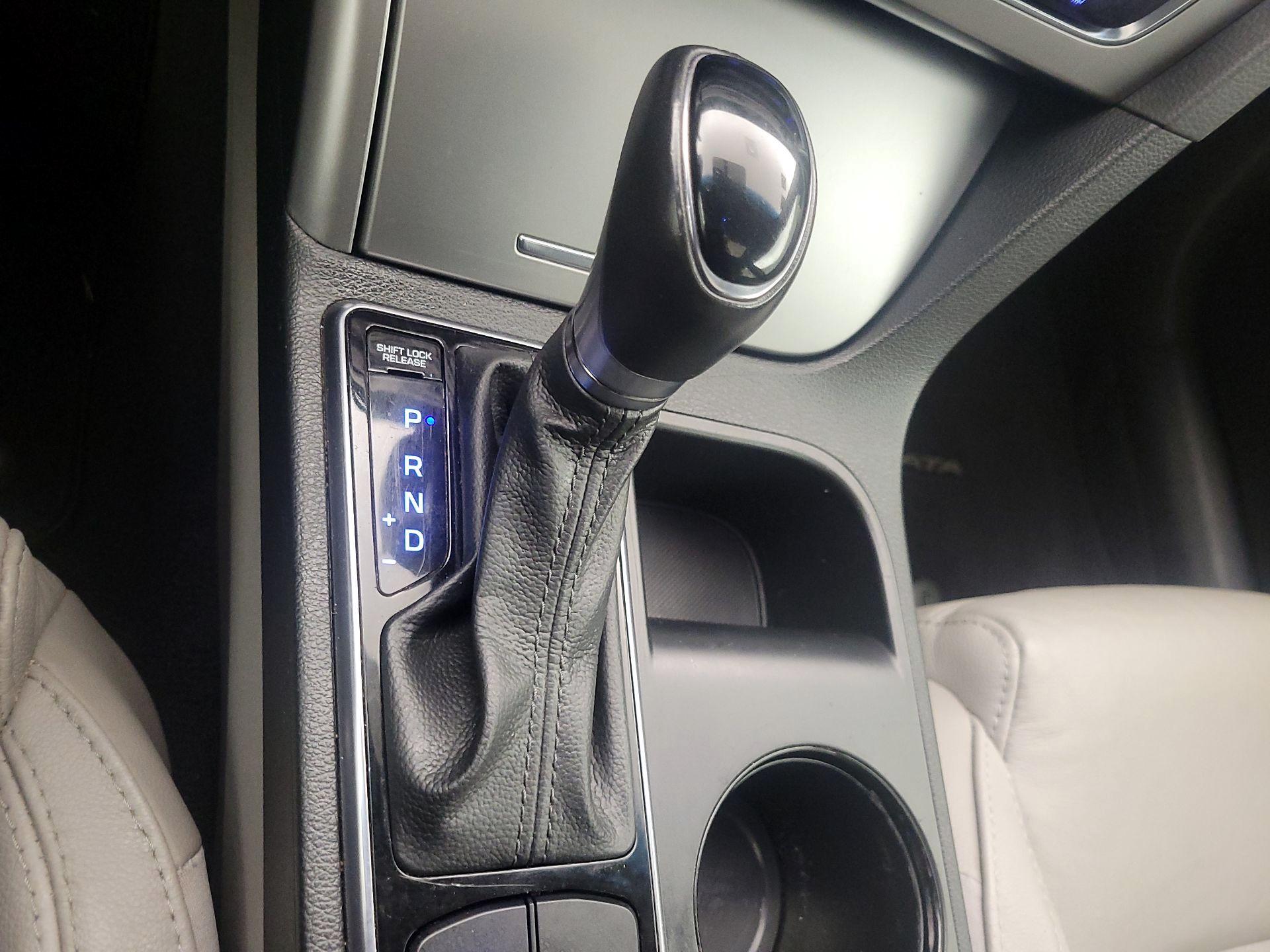 Thumbnail: 2016 Hyundai Sonata - 17