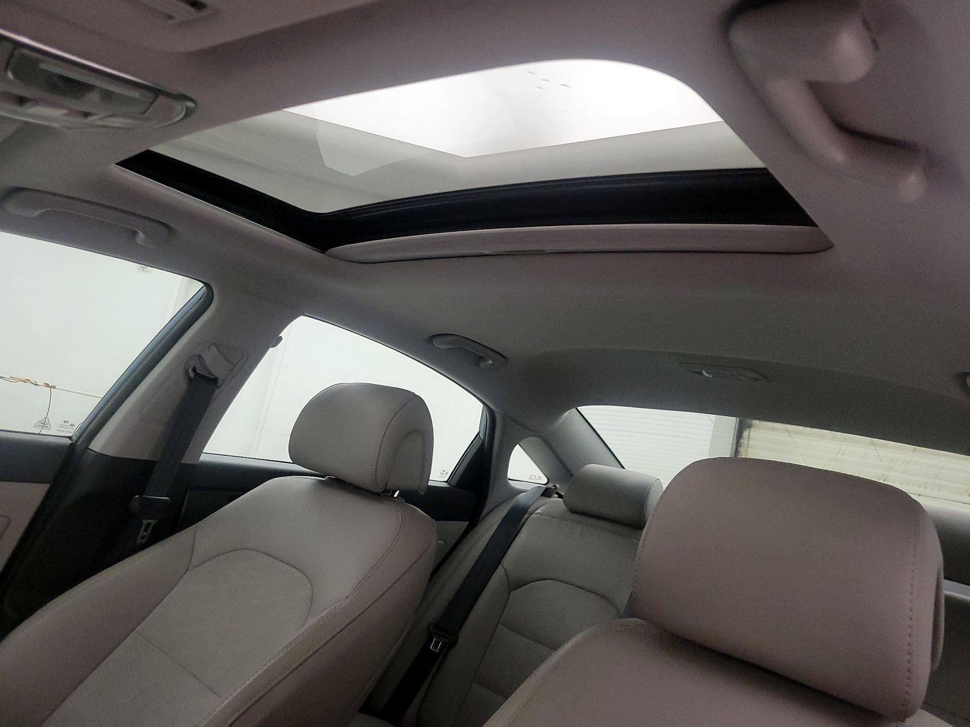 Thumbnail: 2016 Hyundai Sonata - 19
