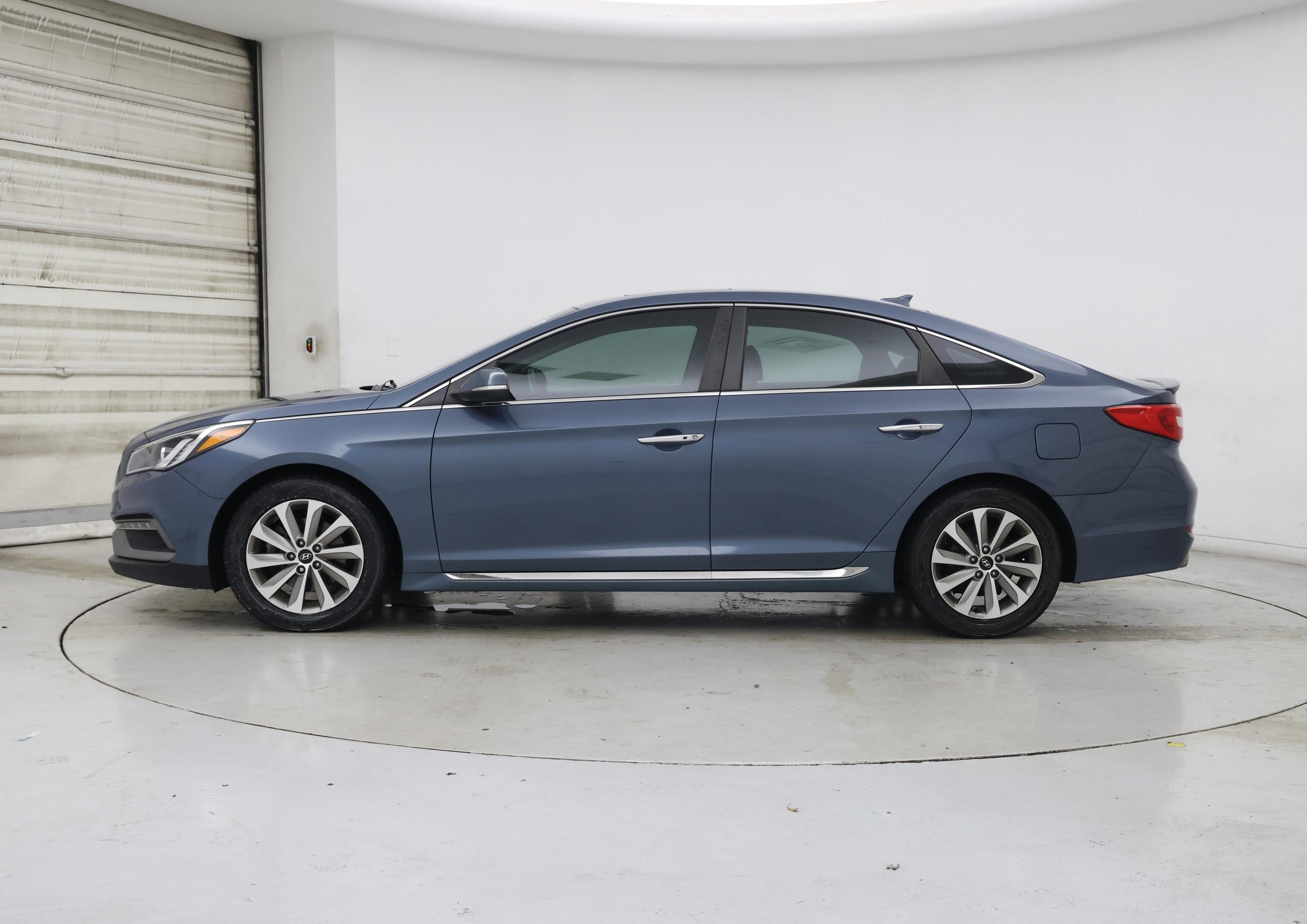 Thumbnail: 2016 Hyundai Sonata - 3