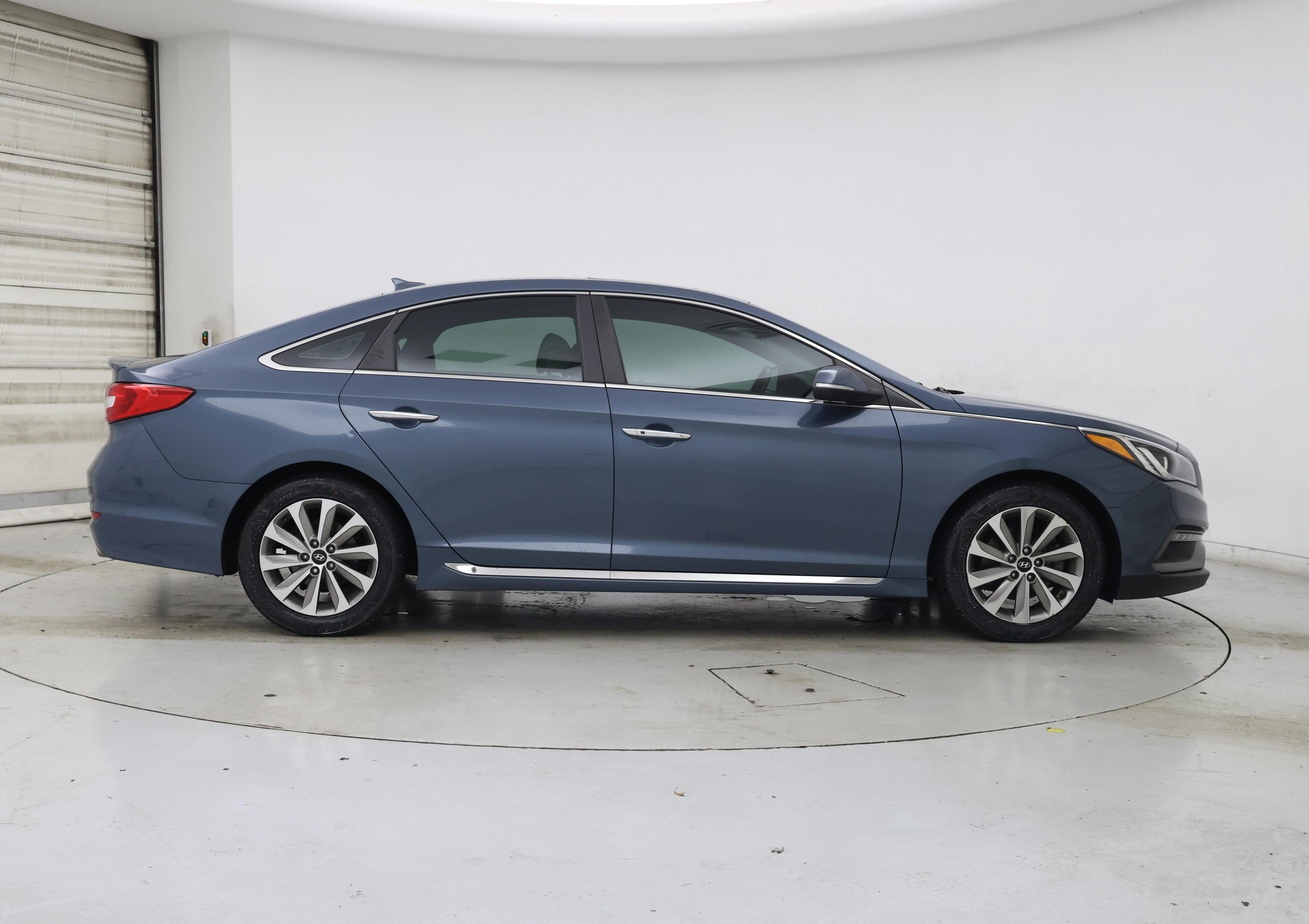 Thumbnail: 2016 Hyundai Sonata - 7