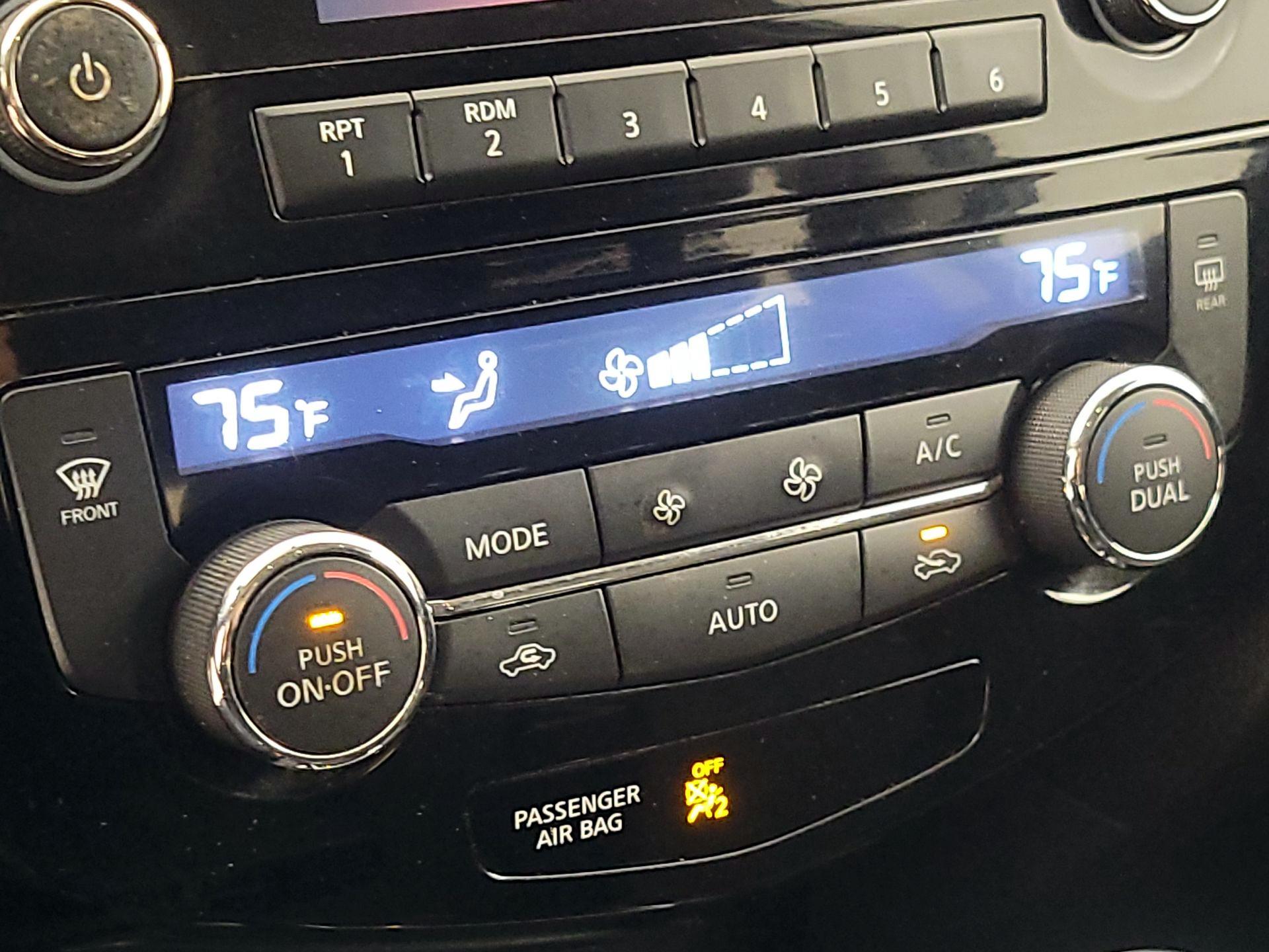 Thumbnail: 2017 Nissan Rogue Sport - 16