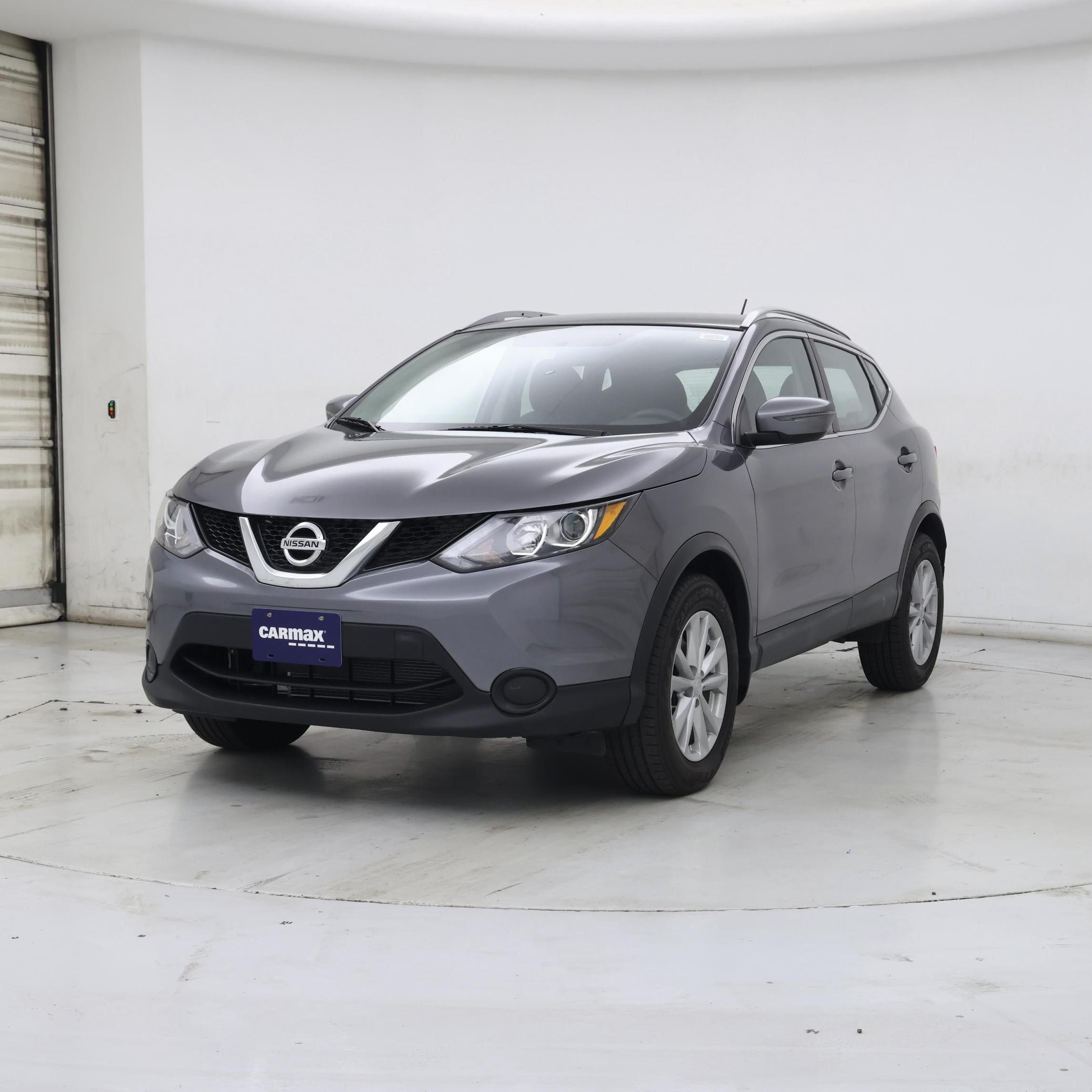 Thumbnail: 2017 Nissan Rogue Sport - 4