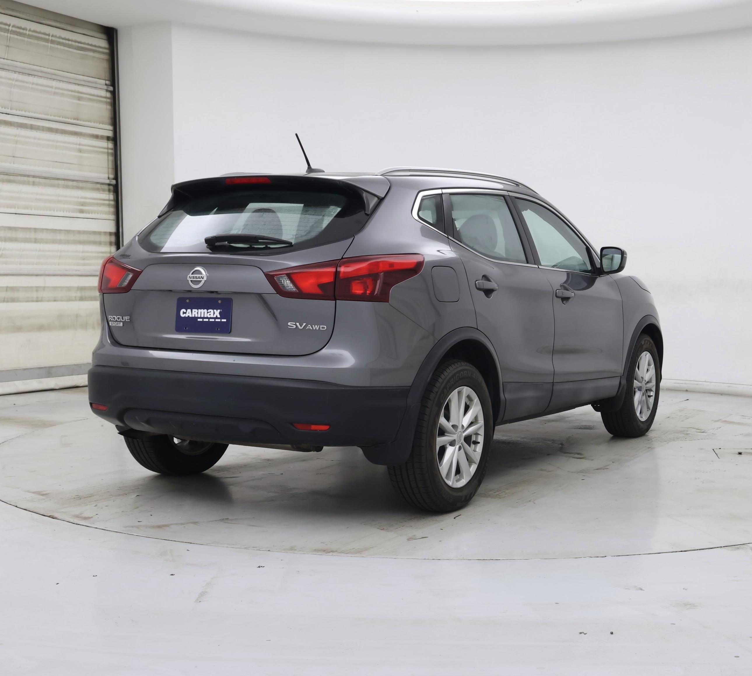 Thumbnail: 2017 Nissan Rogue Sport - 8