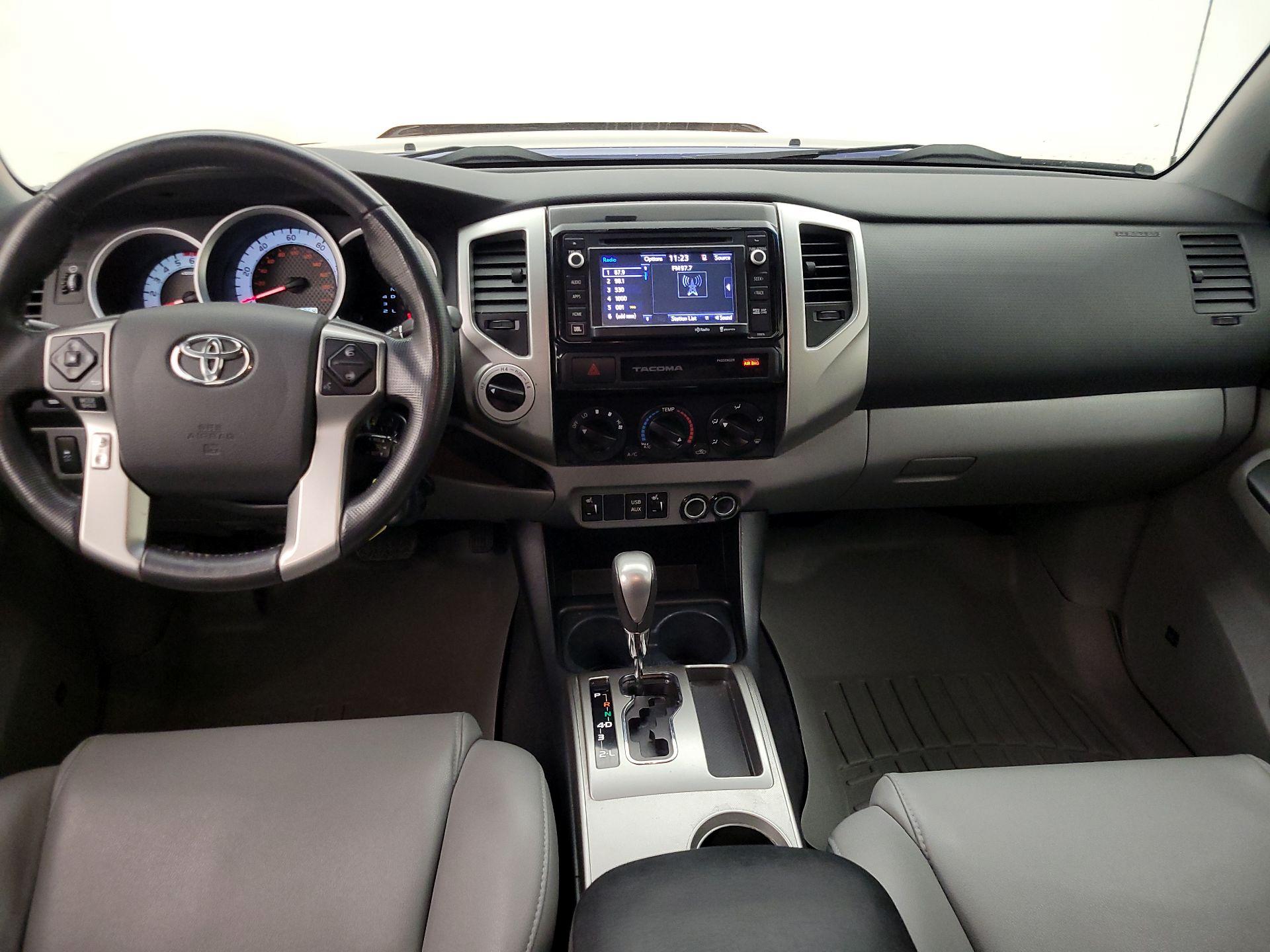 Thumbnail: 2015 Toyota Tacoma - 9