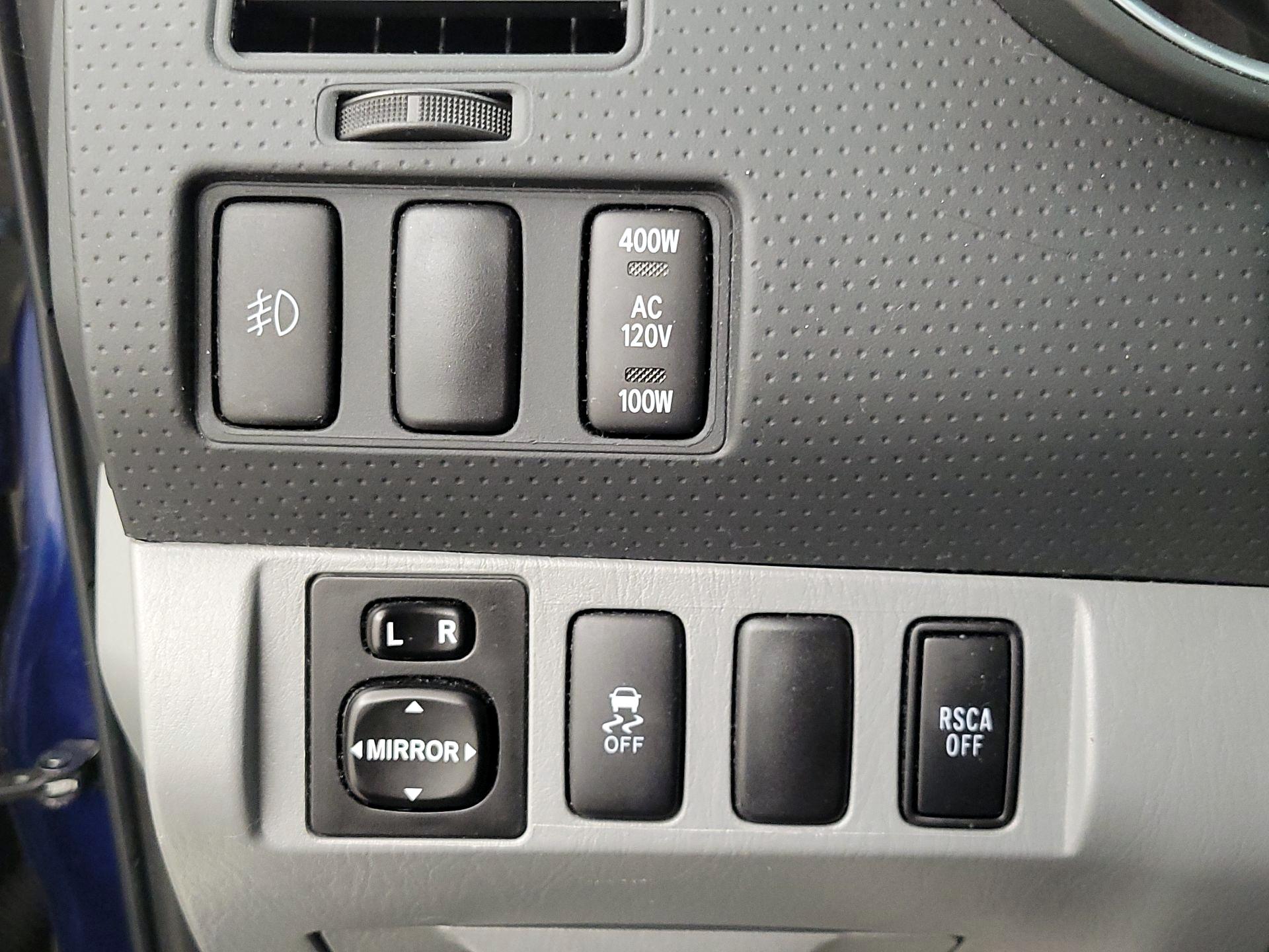 Thumbnail: 2015 Toyota Tacoma - 13