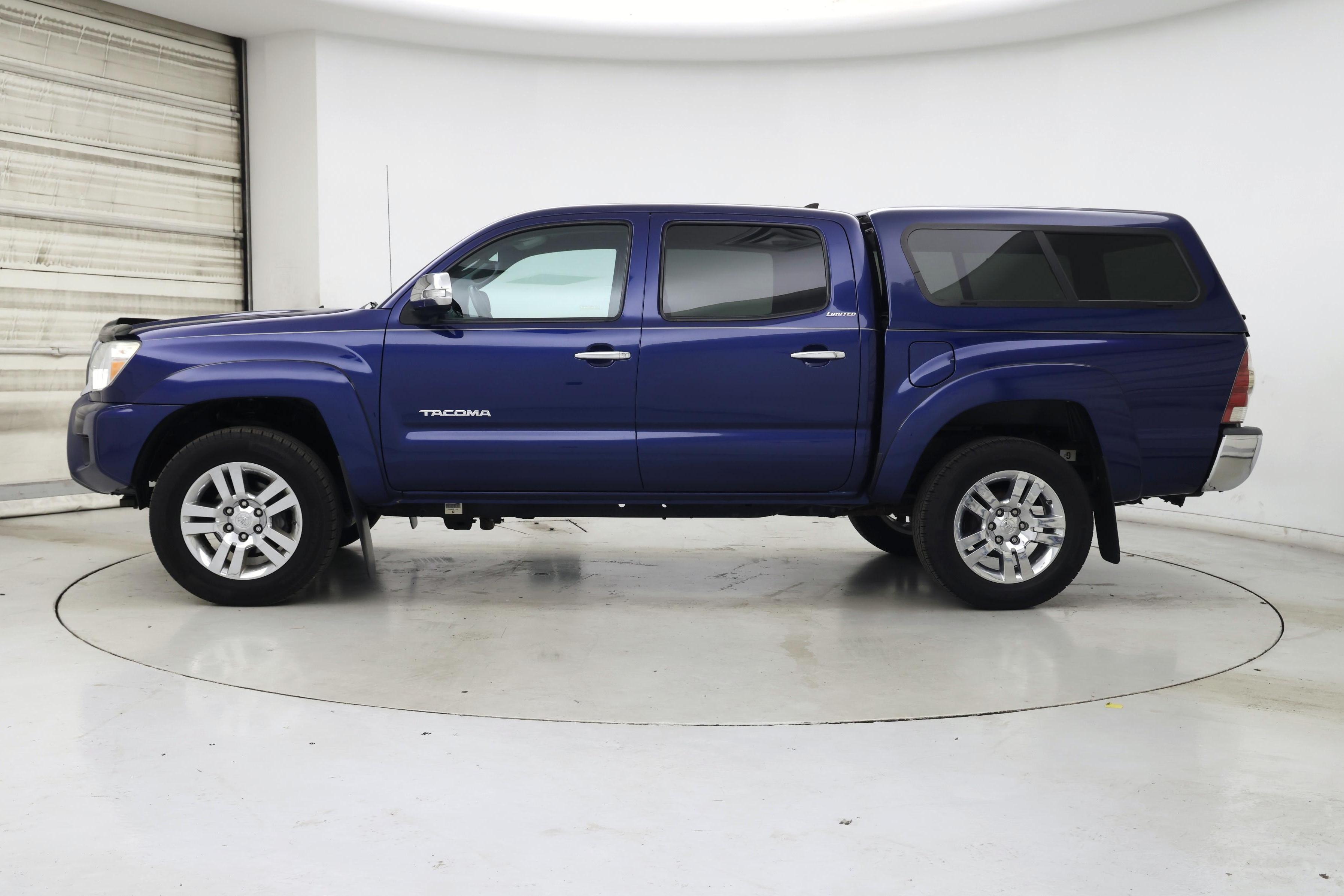 Thumbnail: 2015 Toyota Tacoma - 3