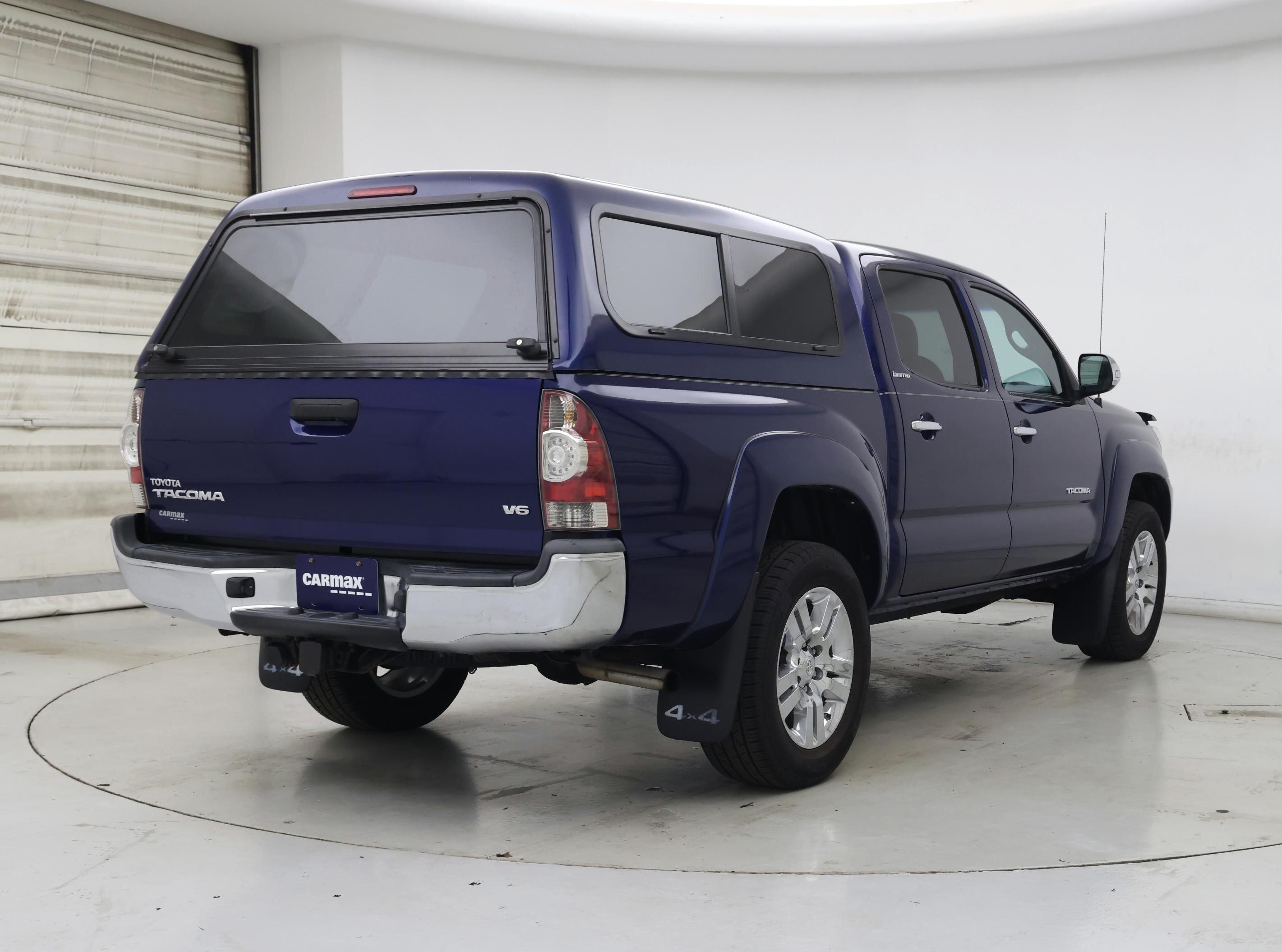 Thumbnail: 2015 Toyota Tacoma - 8