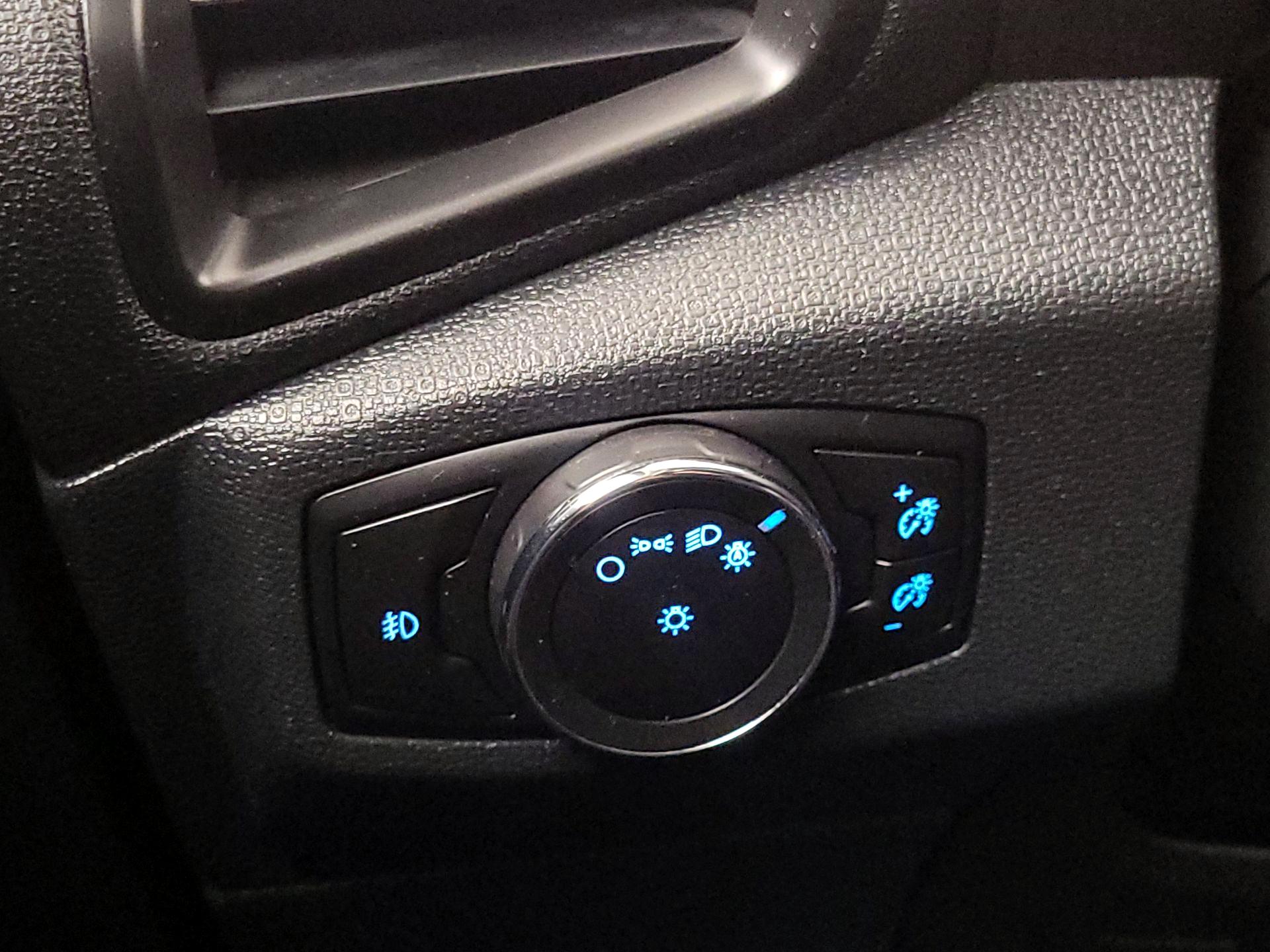 Thumbnail: 2018 Ford EcoSport - 13