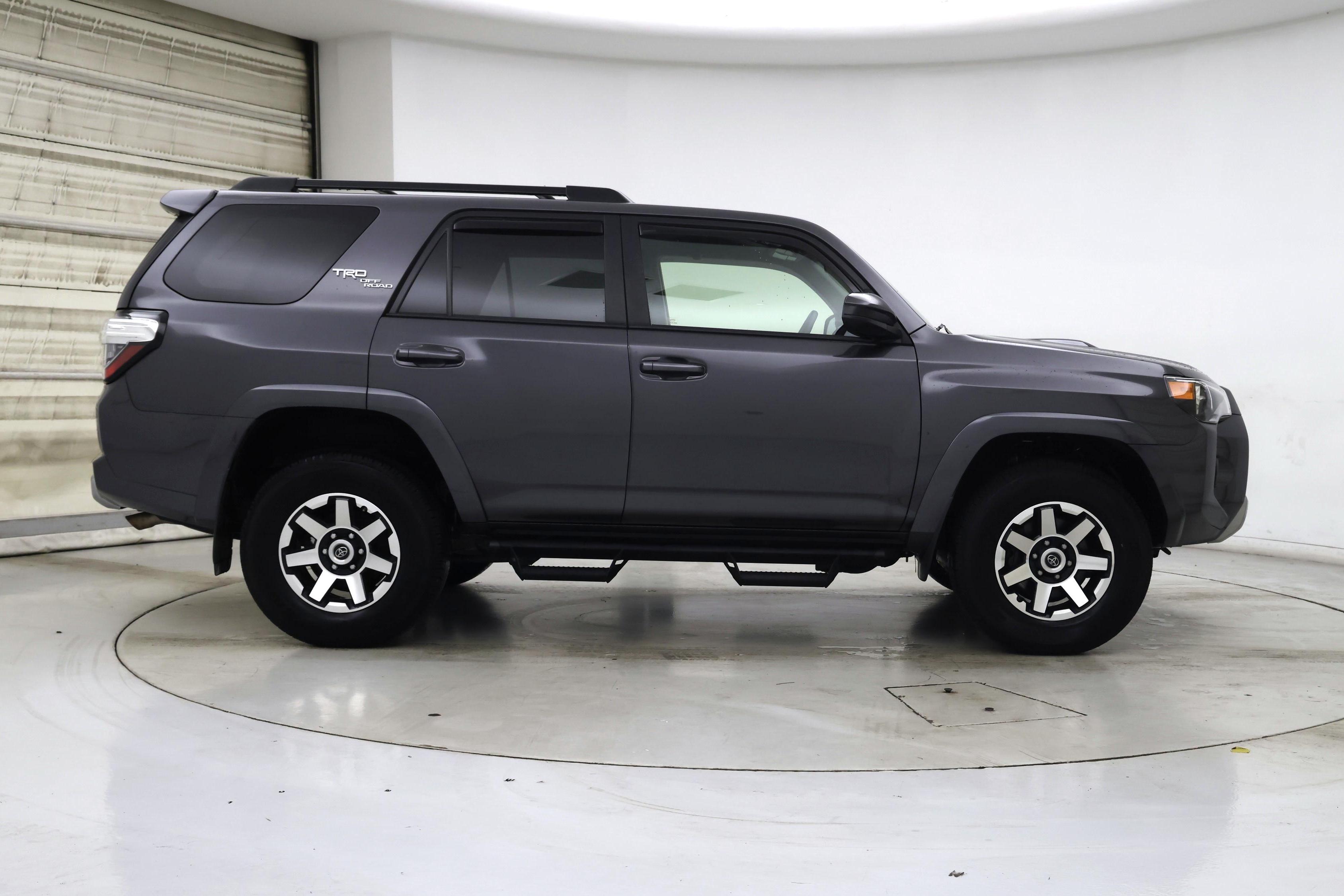 Thumbnail: 2020 Toyota 4Runner - 7