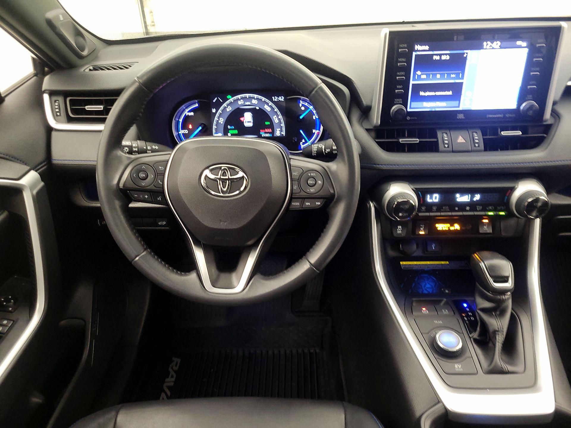 Thumbnail: 2020 Toyota RAV4 - 10