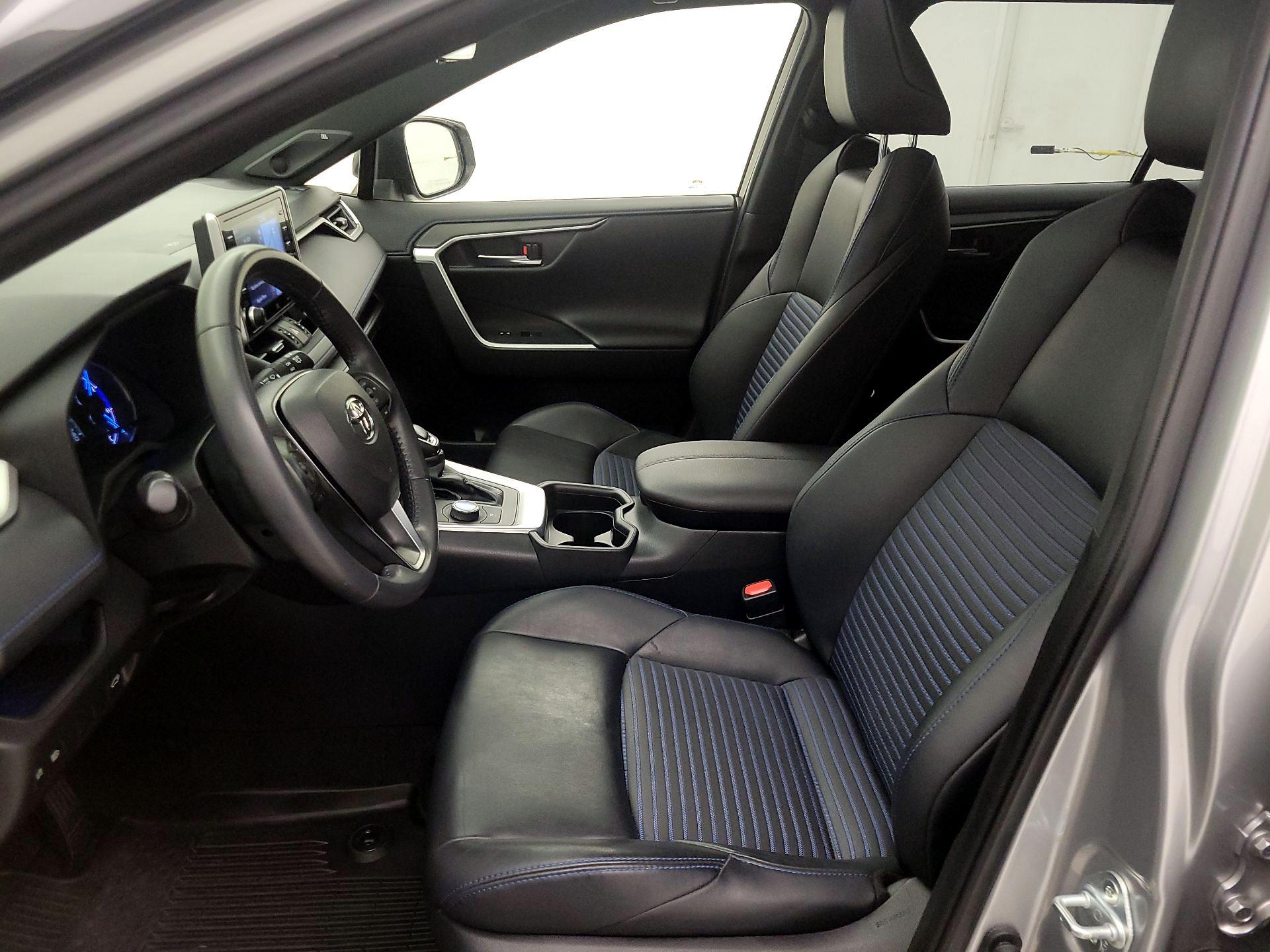 Thumbnail: 2020 Toyota RAV4 - 11