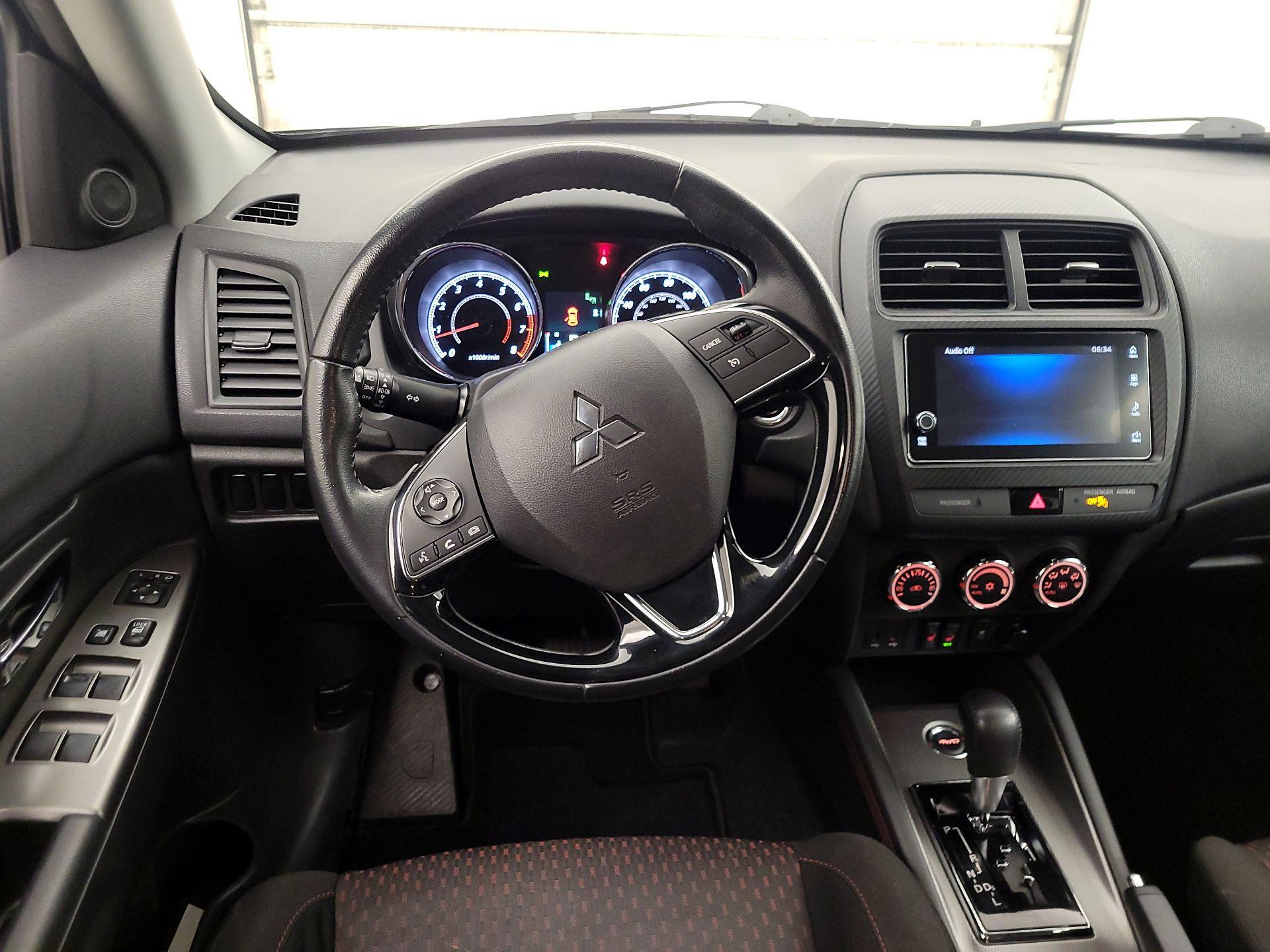 Thumbnail: 2019 Mitsubishi Outlander Sport - 10