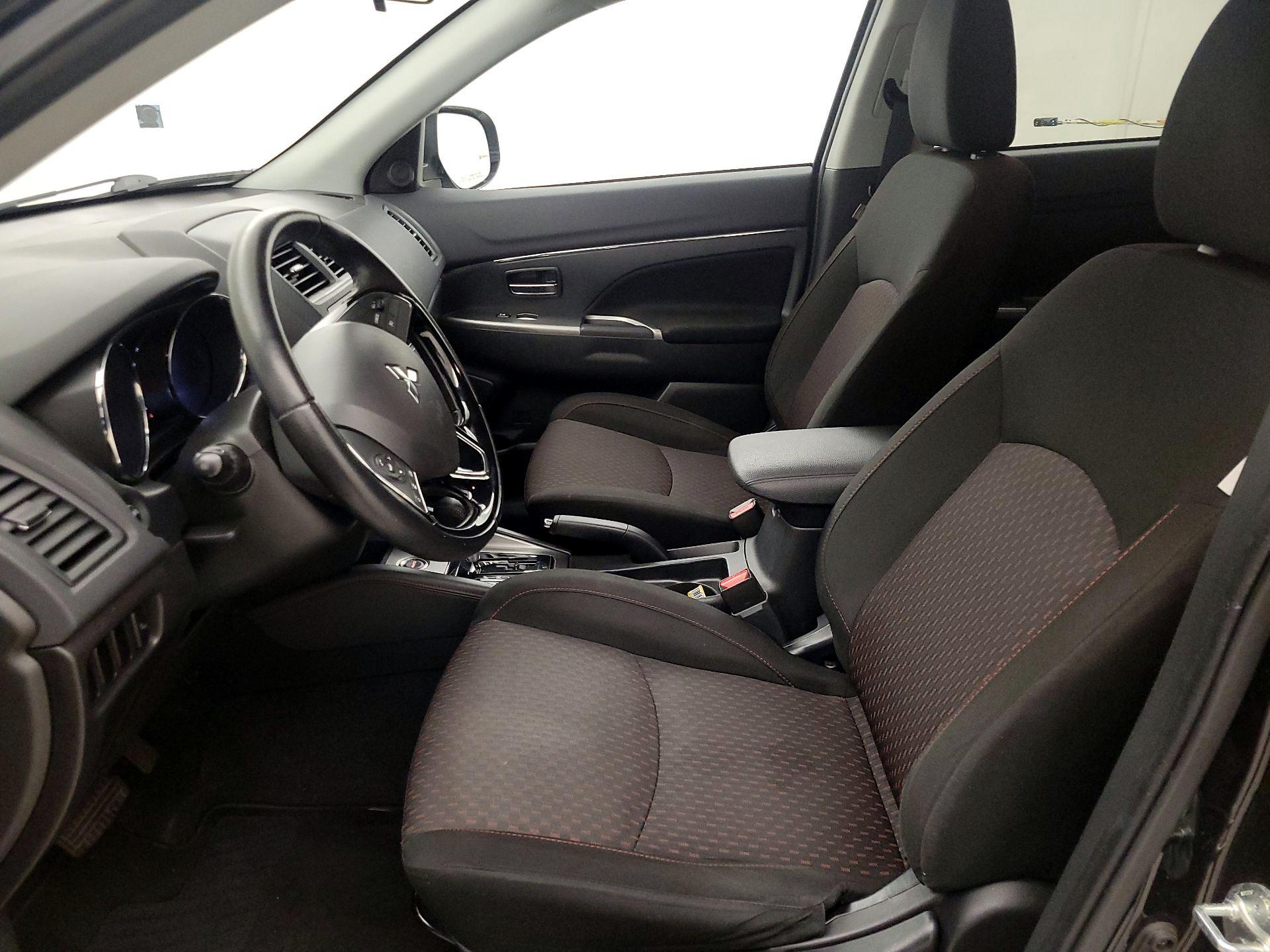 Thumbnail: 2019 Mitsubishi Outlander Sport - 11