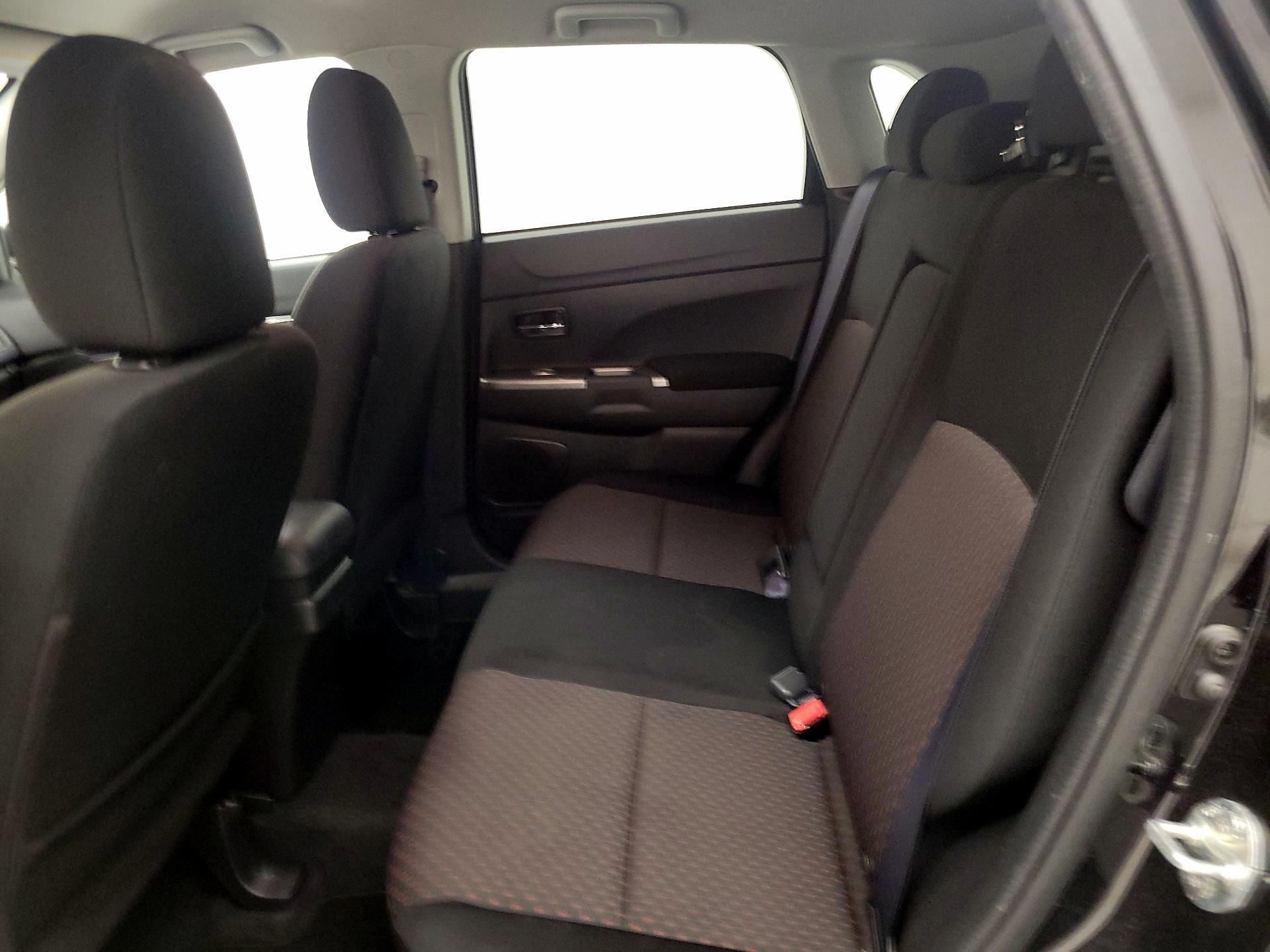 Thumbnail: 2019 Mitsubishi Outlander Sport - 19