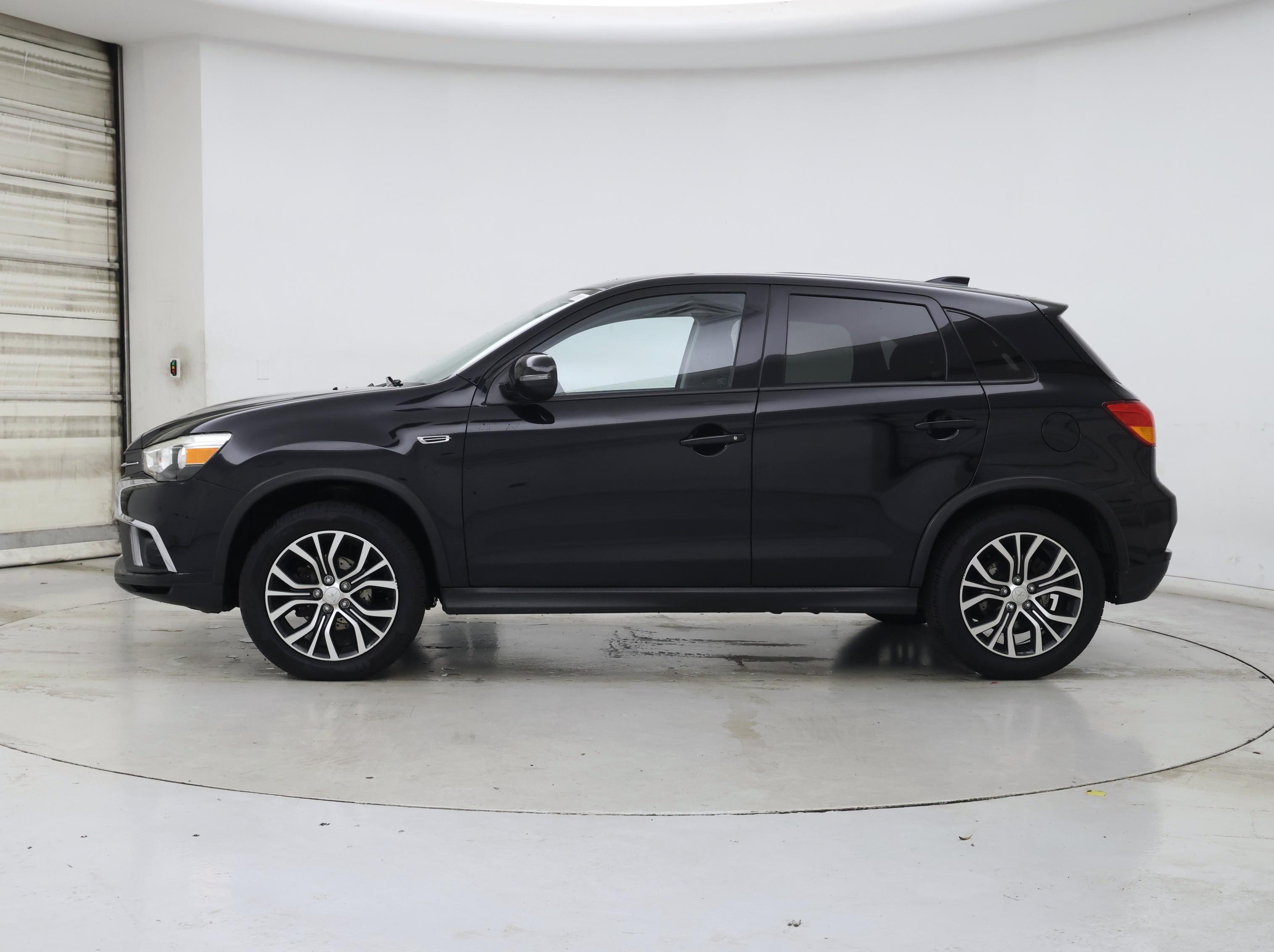 Thumbnail: 2019 Mitsubishi Outlander Sport - 3