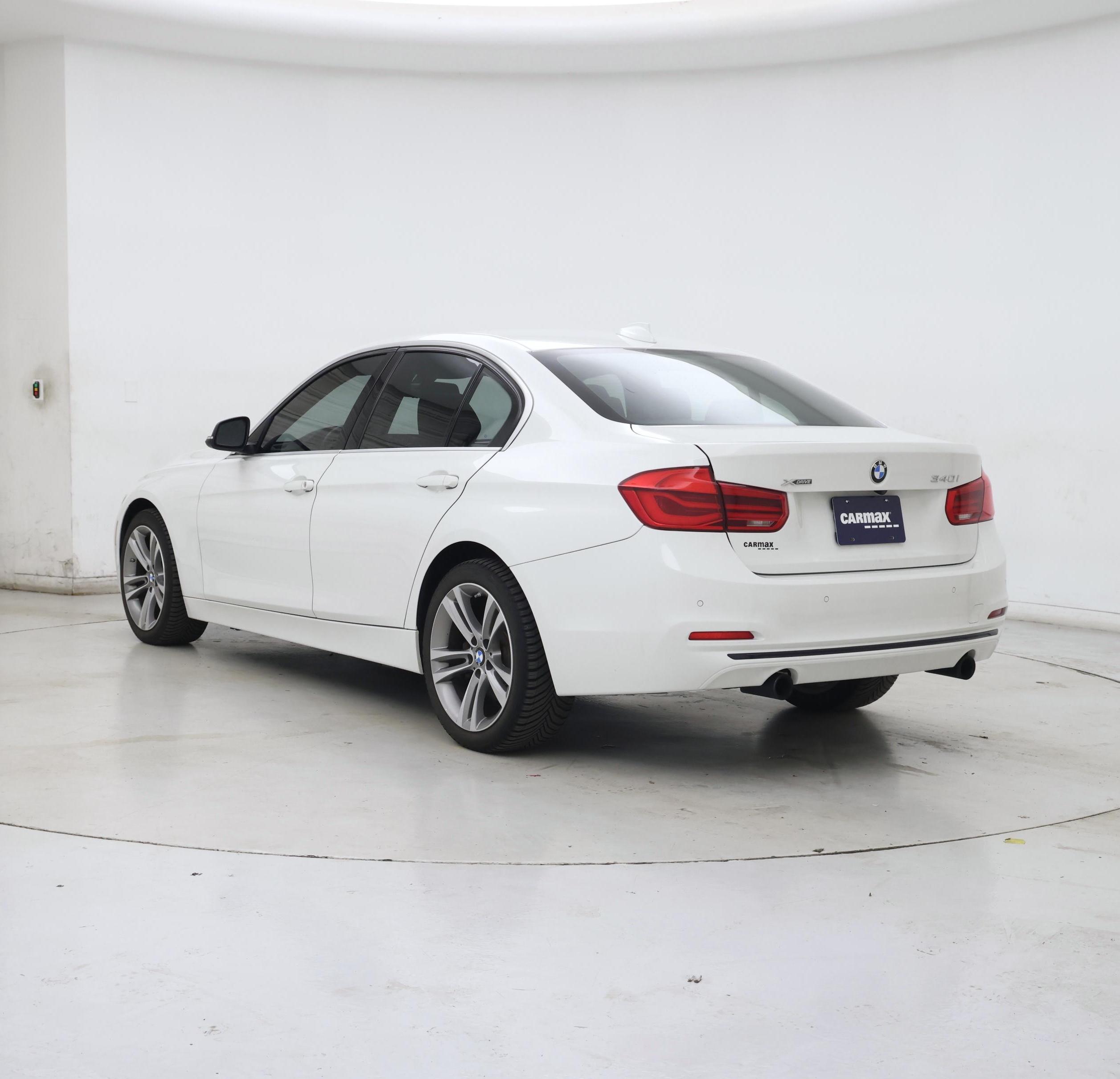 Thumbnail: 2016 BMW 3 Series - 2