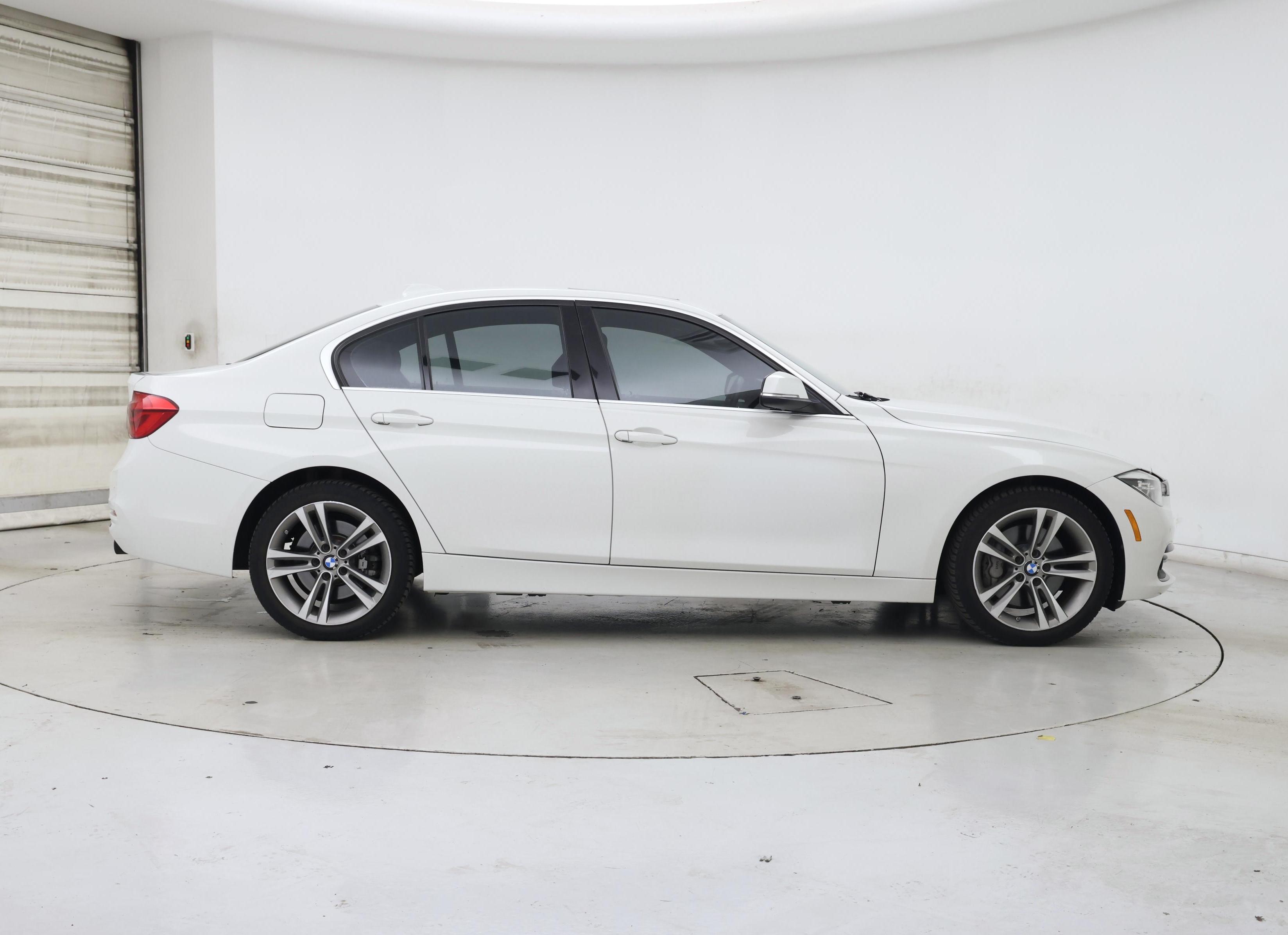 Thumbnail: 2016 BMW 3 Series - 7
