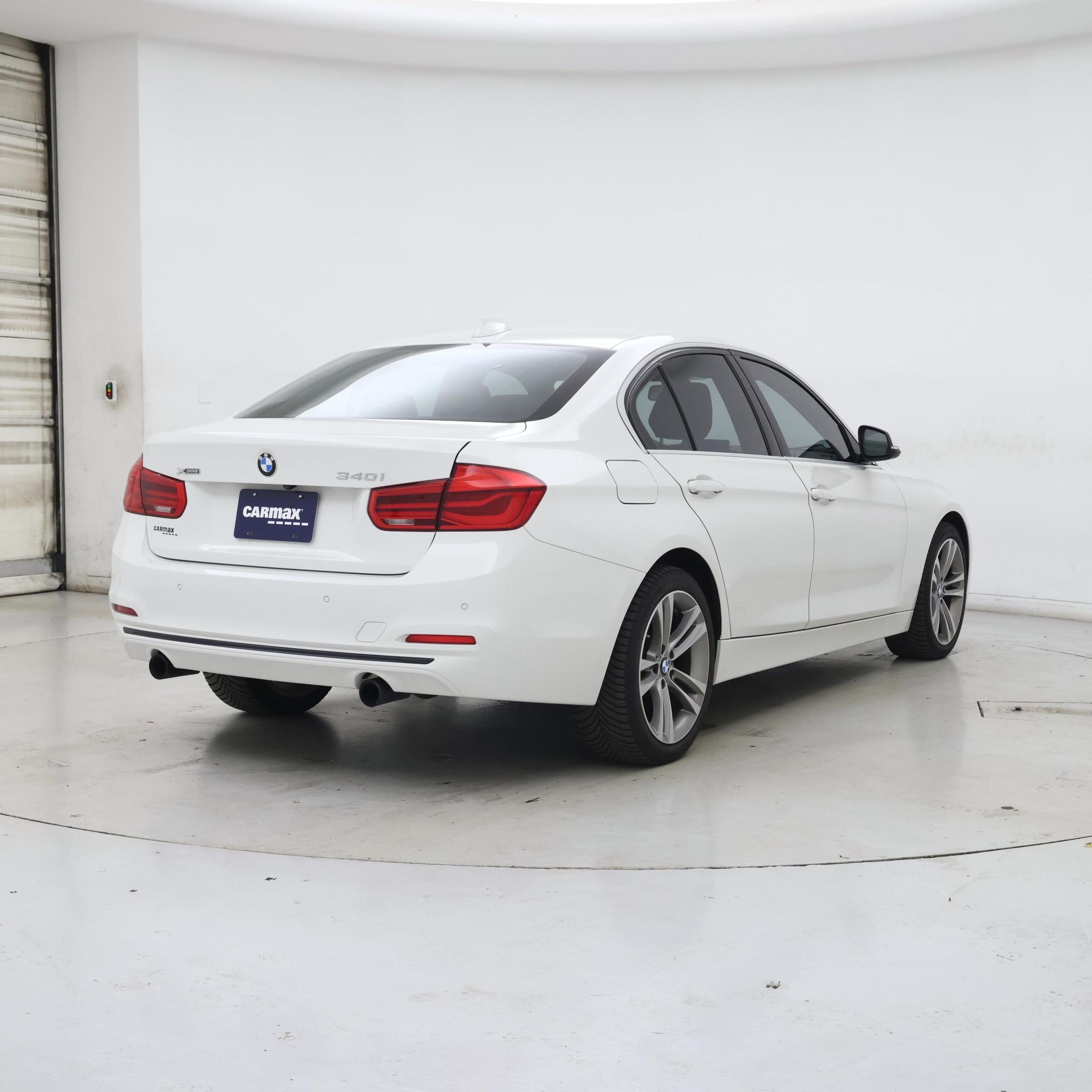 Thumbnail: 2016 BMW 3 Series - 8