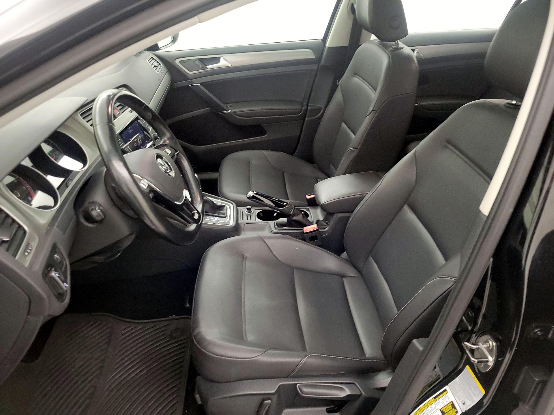 Thumbnail: 2015 Volkswagen Golf - 9
