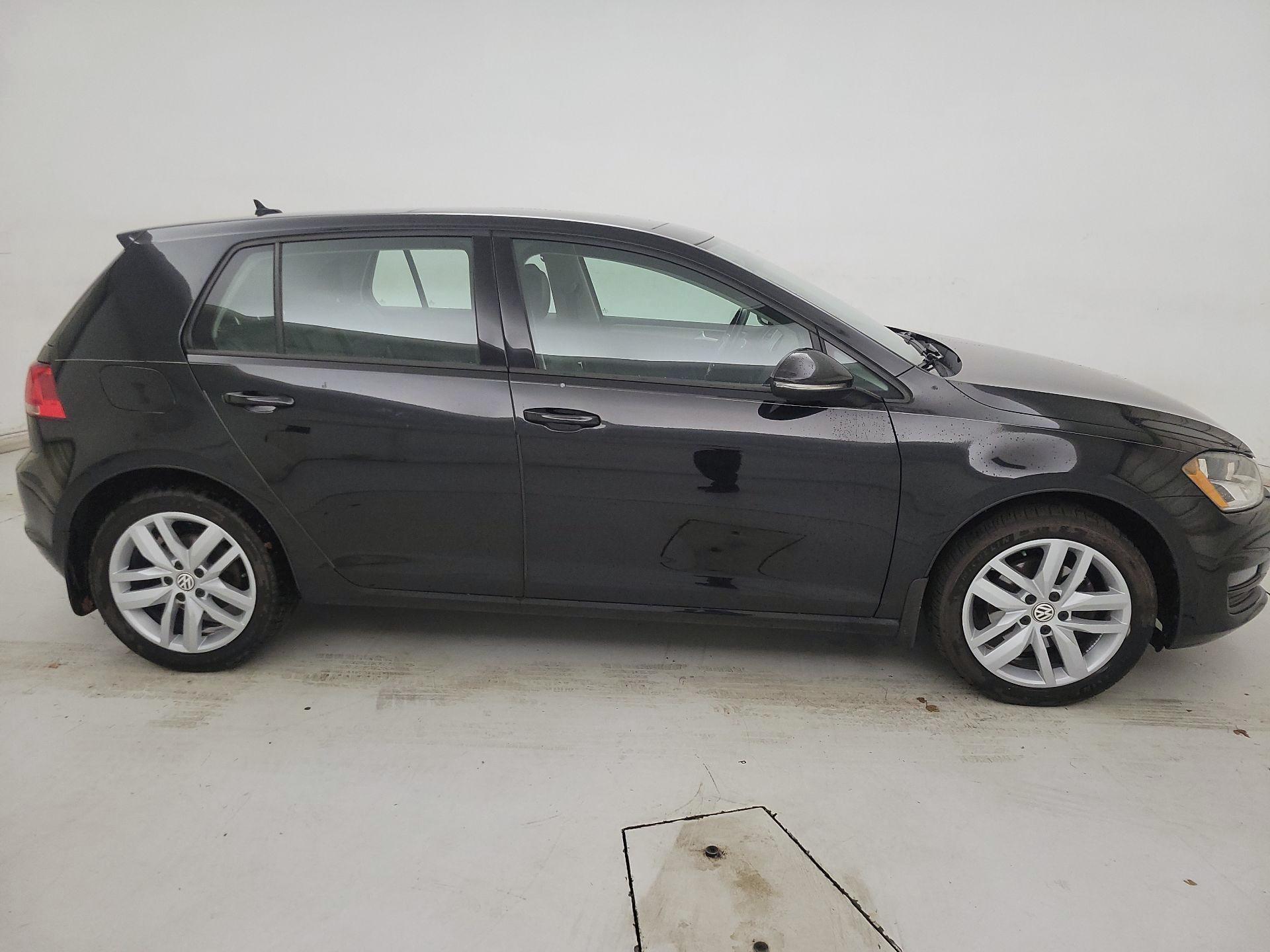 Thumbnail: 2015 Volkswagen Golf - 4