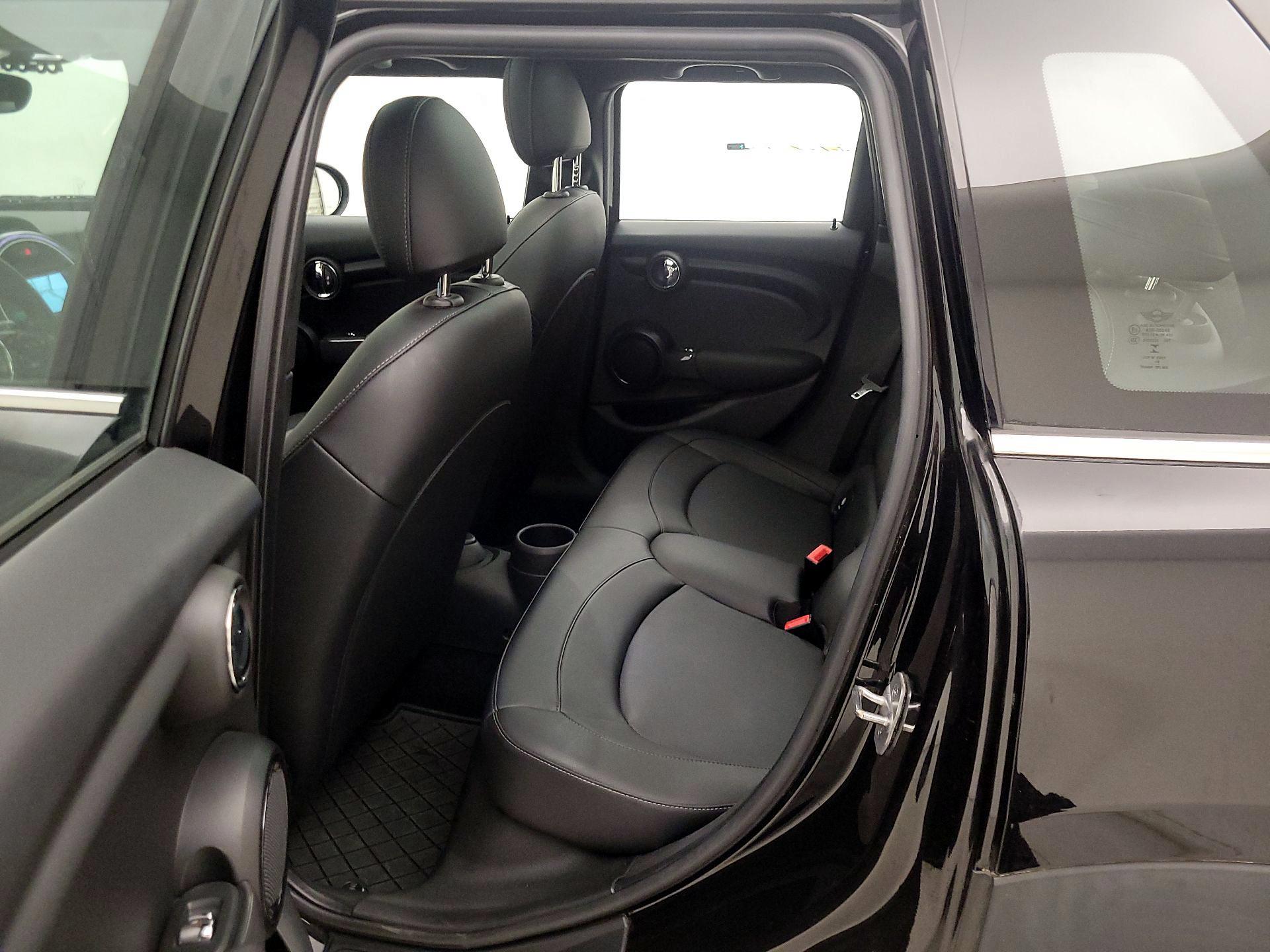 Thumbnail: 2020 MINI Cooper Hardtop - 20