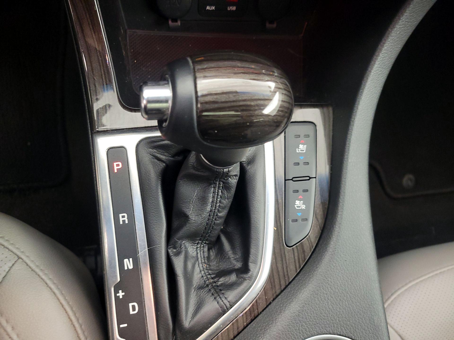 Thumbnail: 2015 Kia Optima - 16