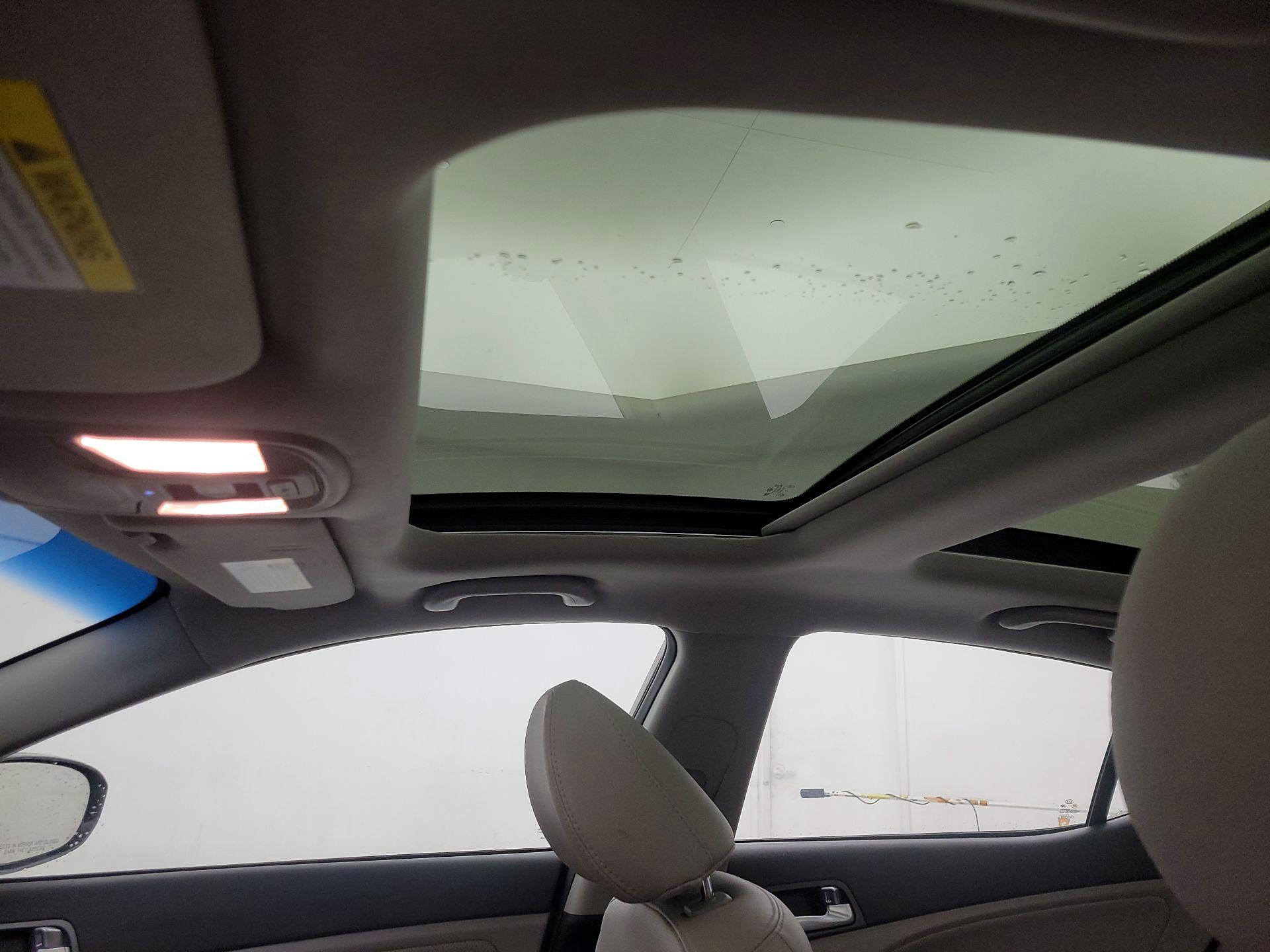 Thumbnail: 2015 Kia Optima - 18