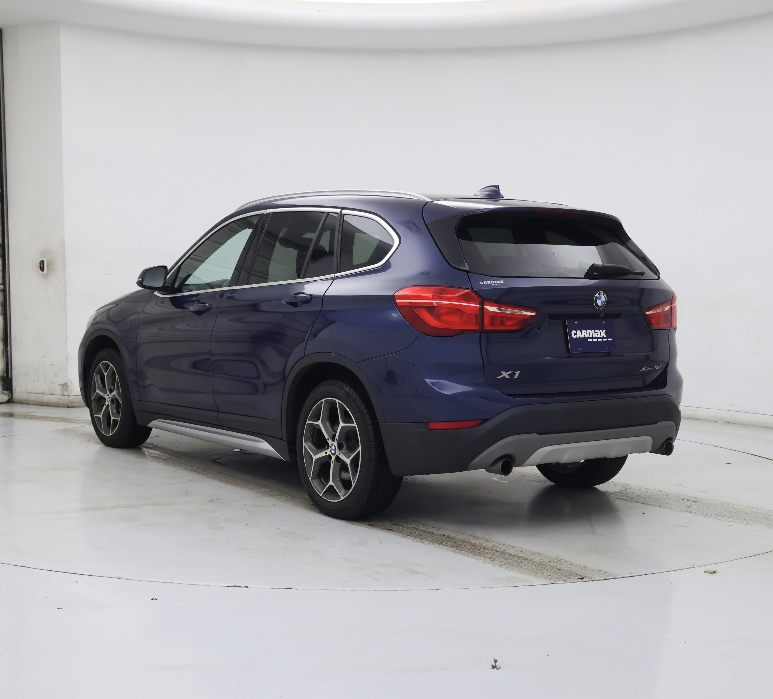 Thumbnail: 2019 BMW X1 - 2