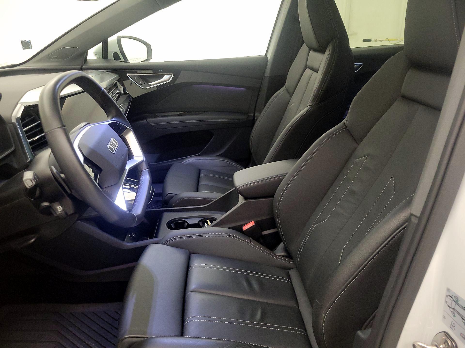 Thumbnail: 2022 Audi Q4 e-tron - 11