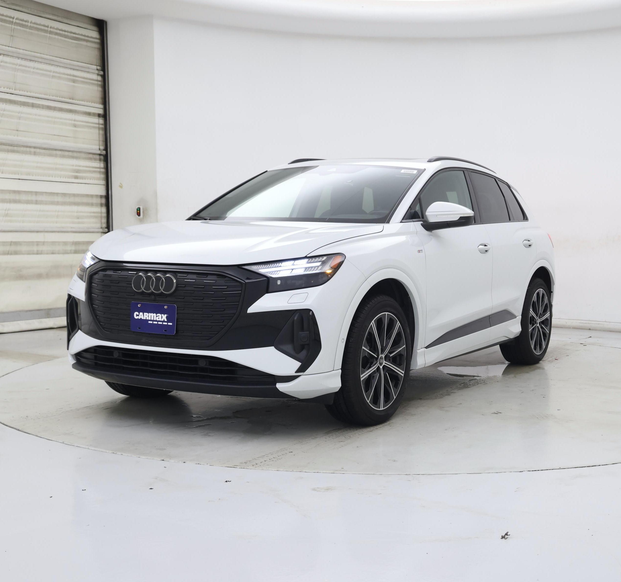 Thumbnail: 2022 Audi Q4 e-tron - 4