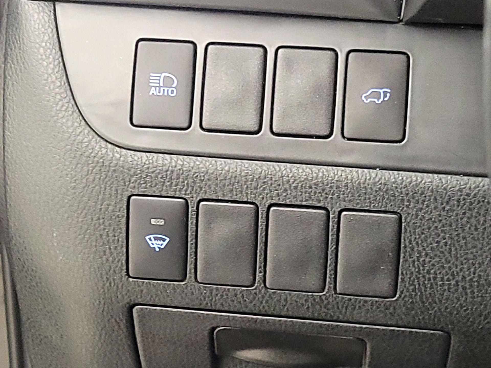 Thumbnail: 2019 Toyota Highlander - 13