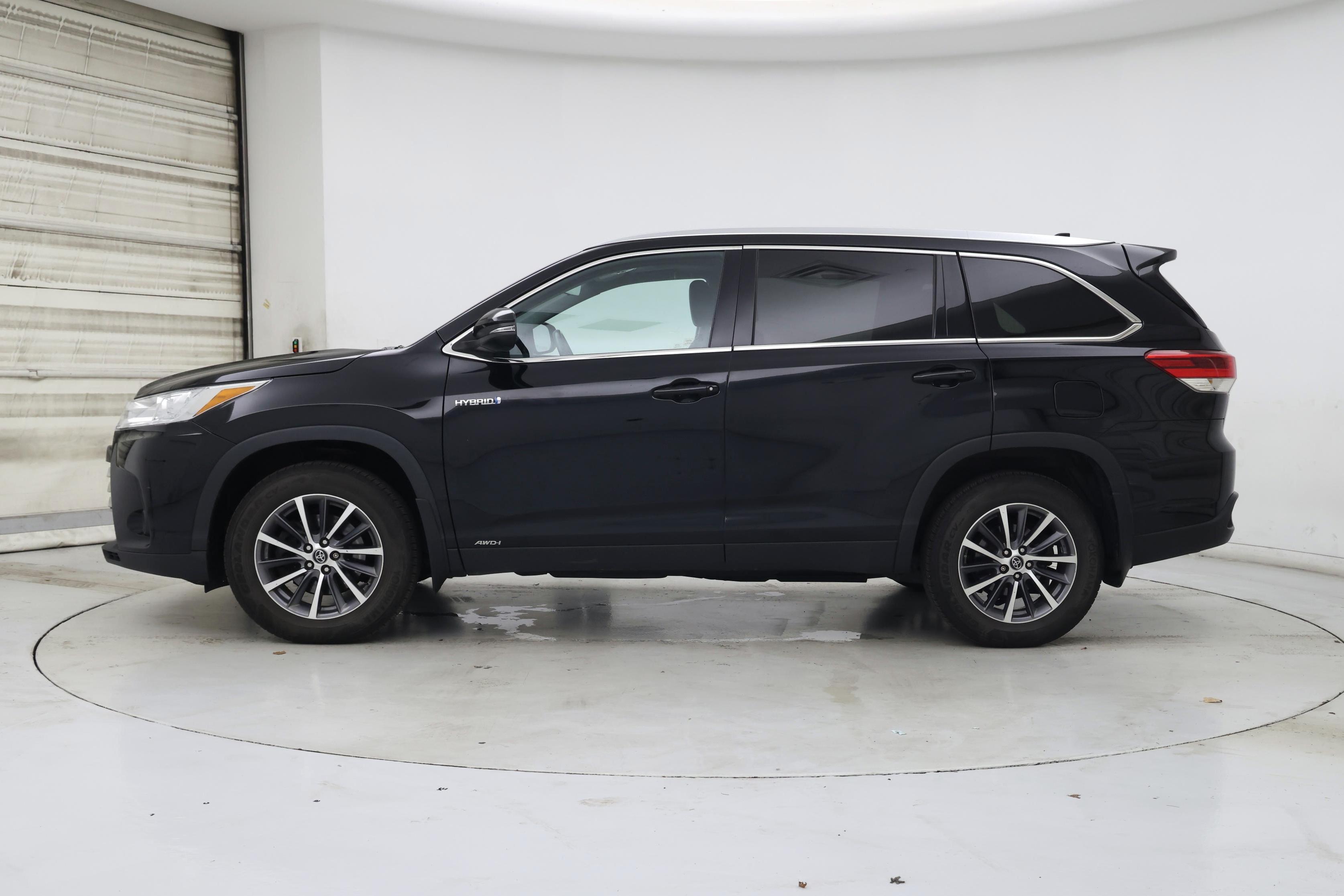 Thumbnail: 2019 Toyota Highlander - 3